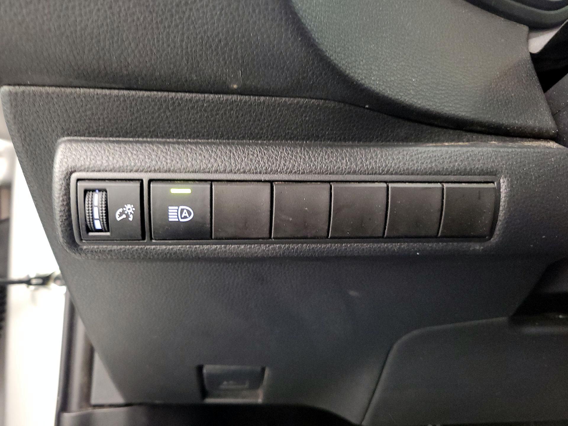 Thumbnail: 2022 Toyota Corolla - 13