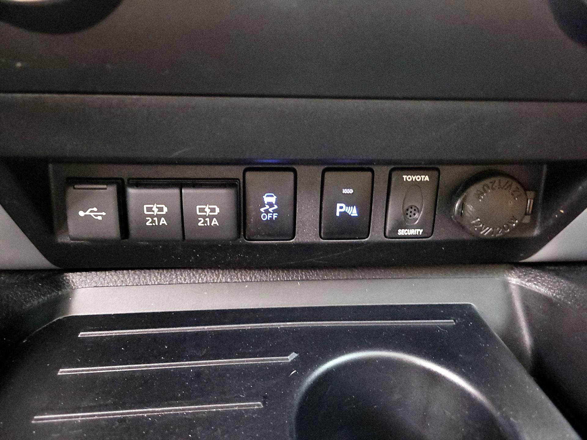 Thumbnail: 2021 Toyota Tundra - 19