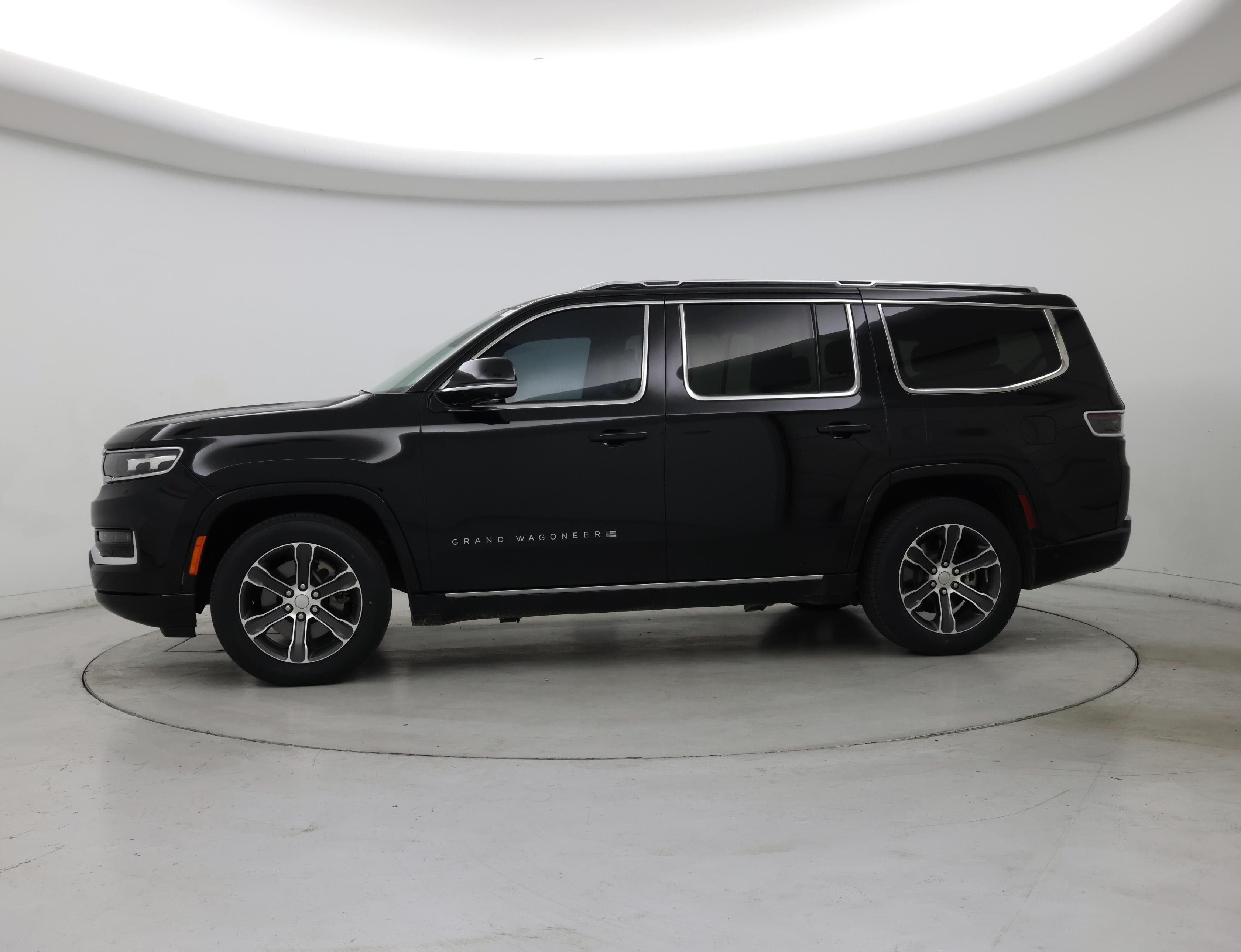 Thumbnail: 2022 Jeep Grand Wagoneer - 3