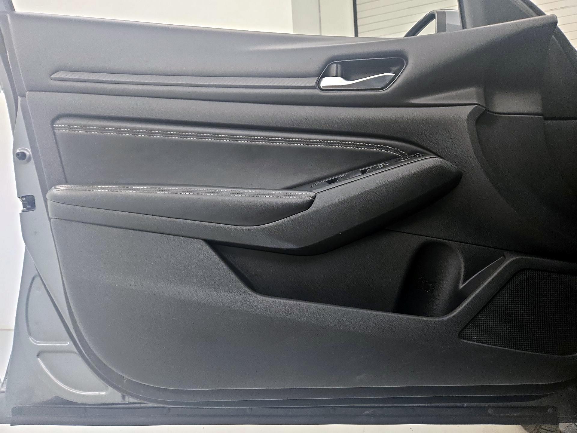 Thumbnail: 2020 Nissan Altima - 10