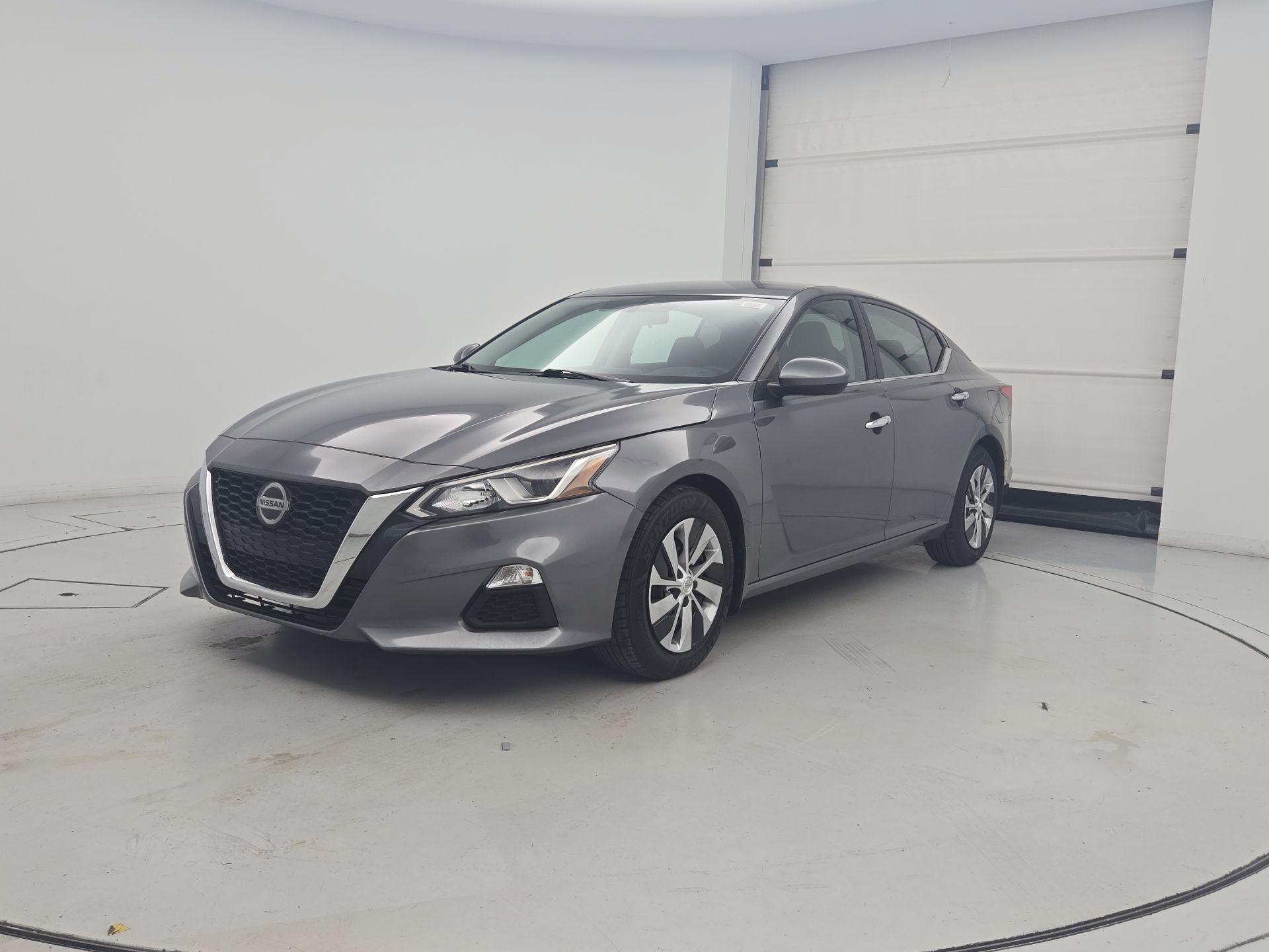 Thumbnail: 2020 Nissan Altima - 3