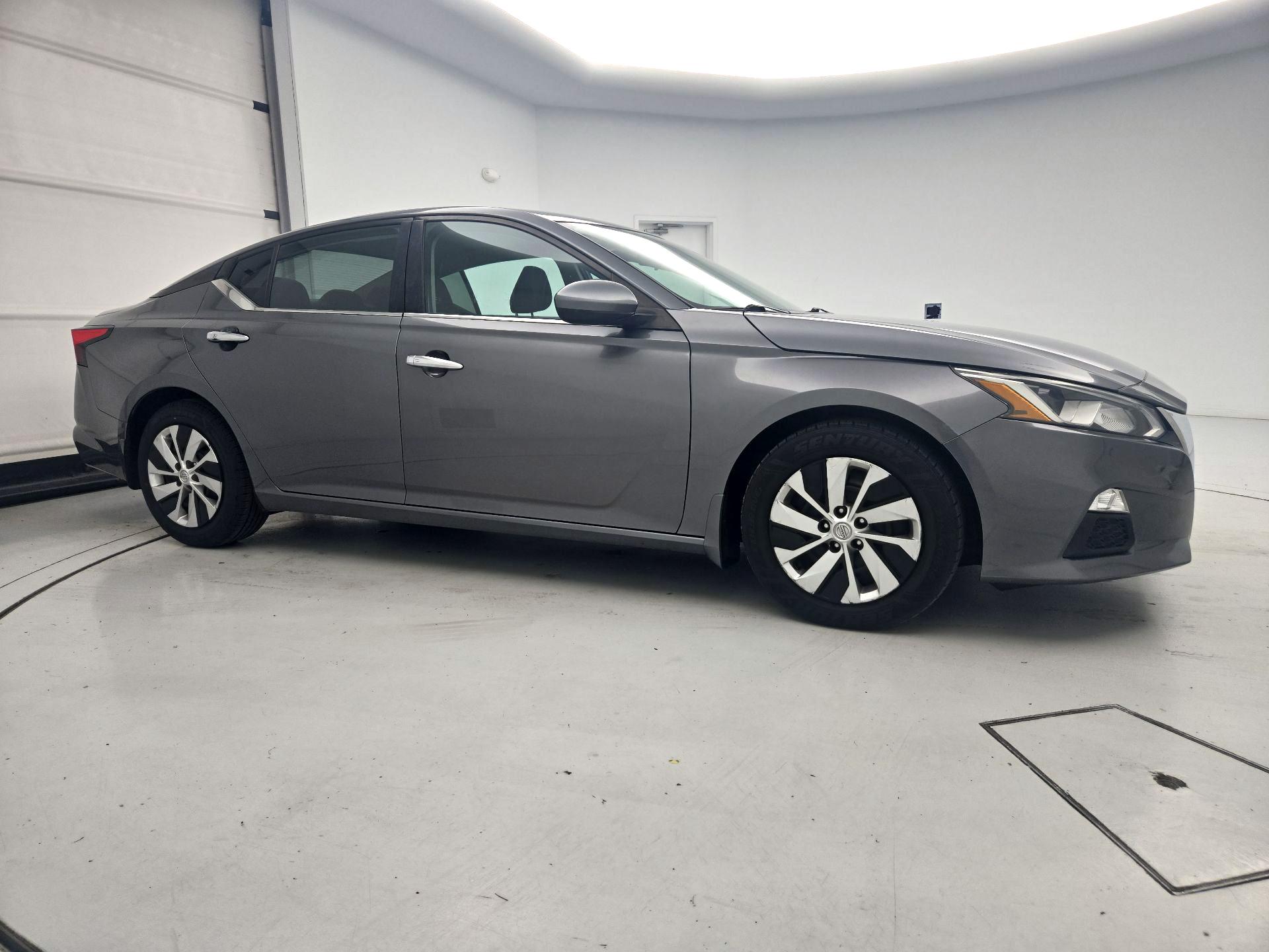 Thumbnail: 2020 Nissan Altima - 4