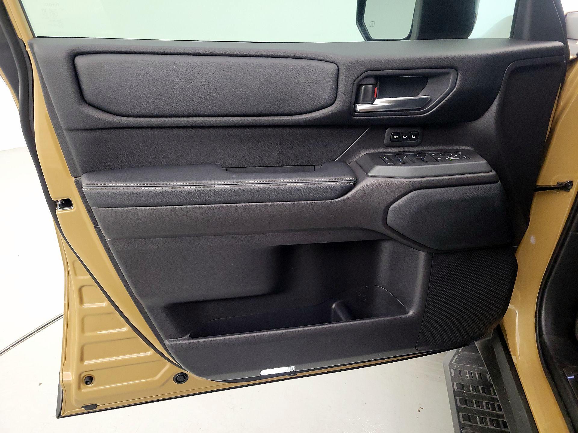 Thumbnail: 2025 Toyota Land Cruiser - 12