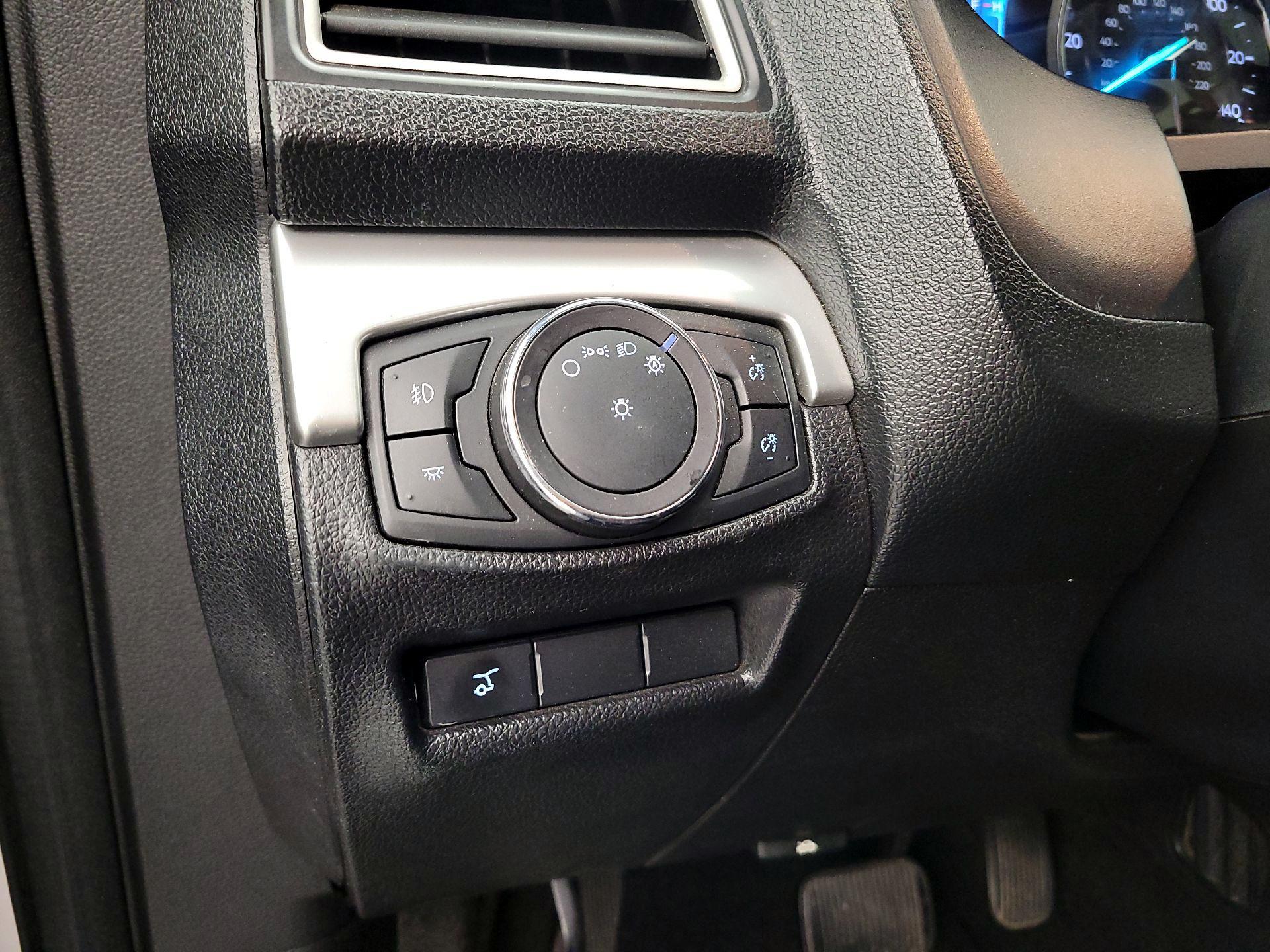 Thumbnail: 2017 Ford Explorer - 13