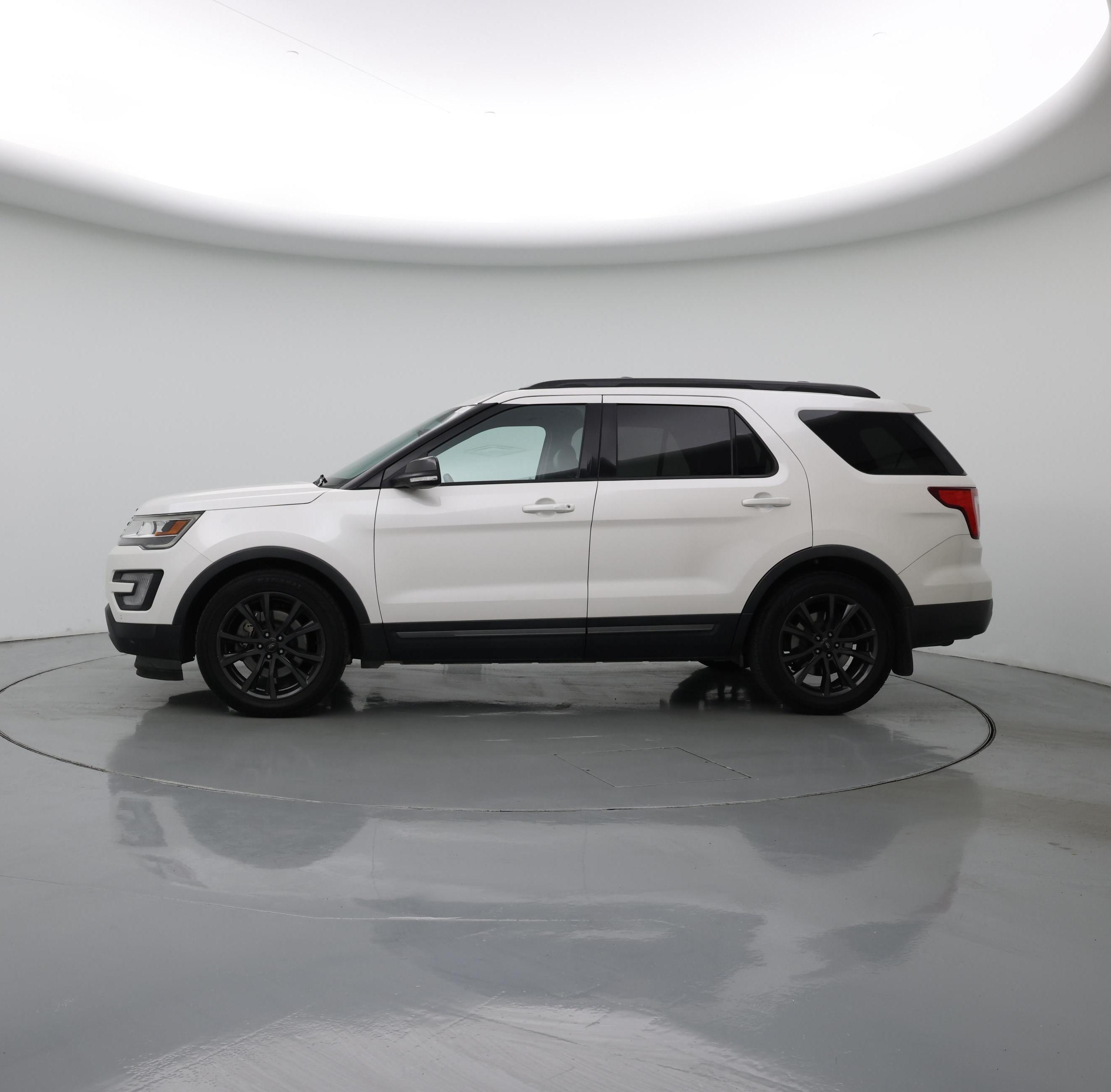 Thumbnail: 2017 Ford Explorer - 3