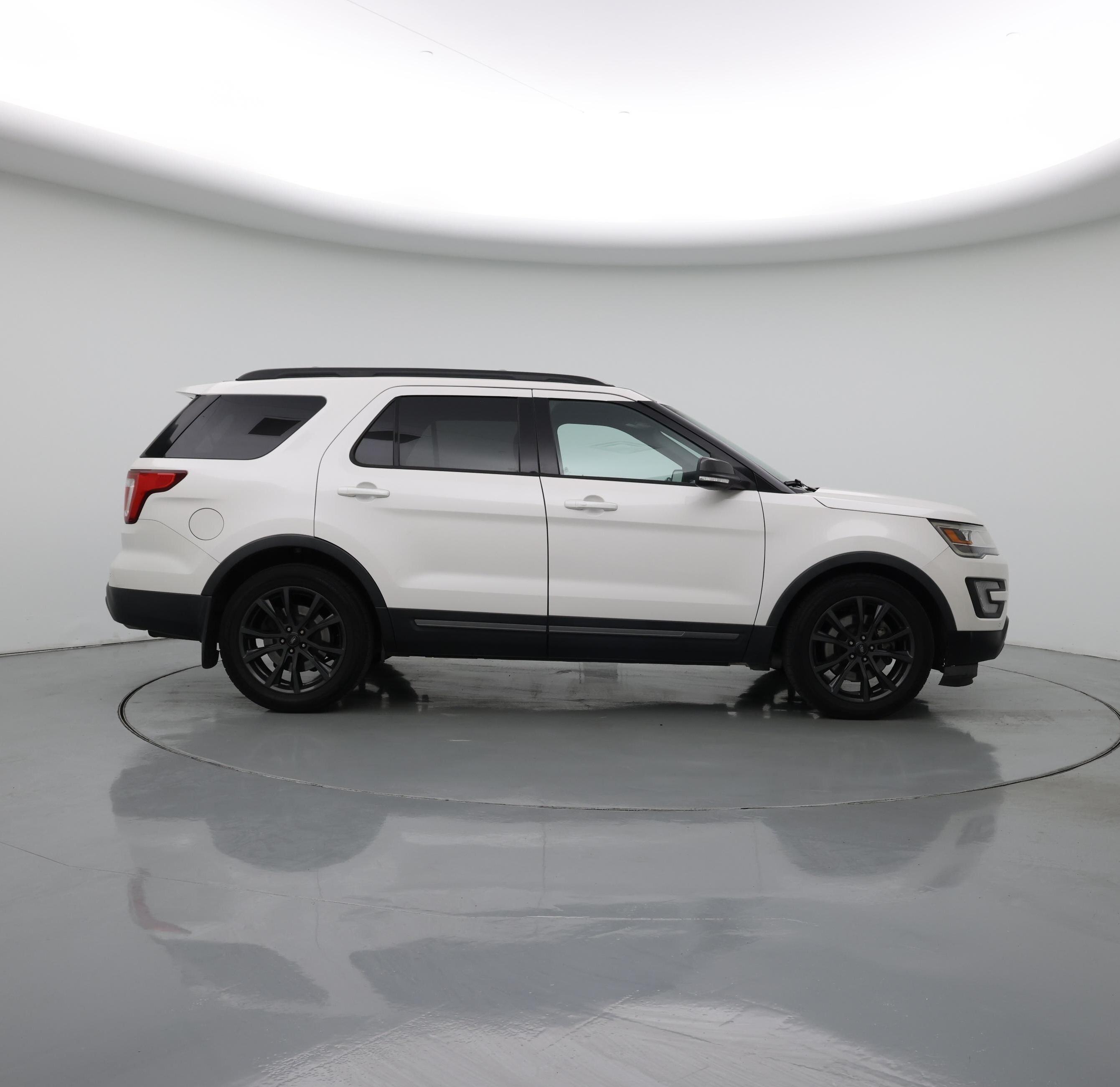 Thumbnail: 2017 Ford Explorer - 7