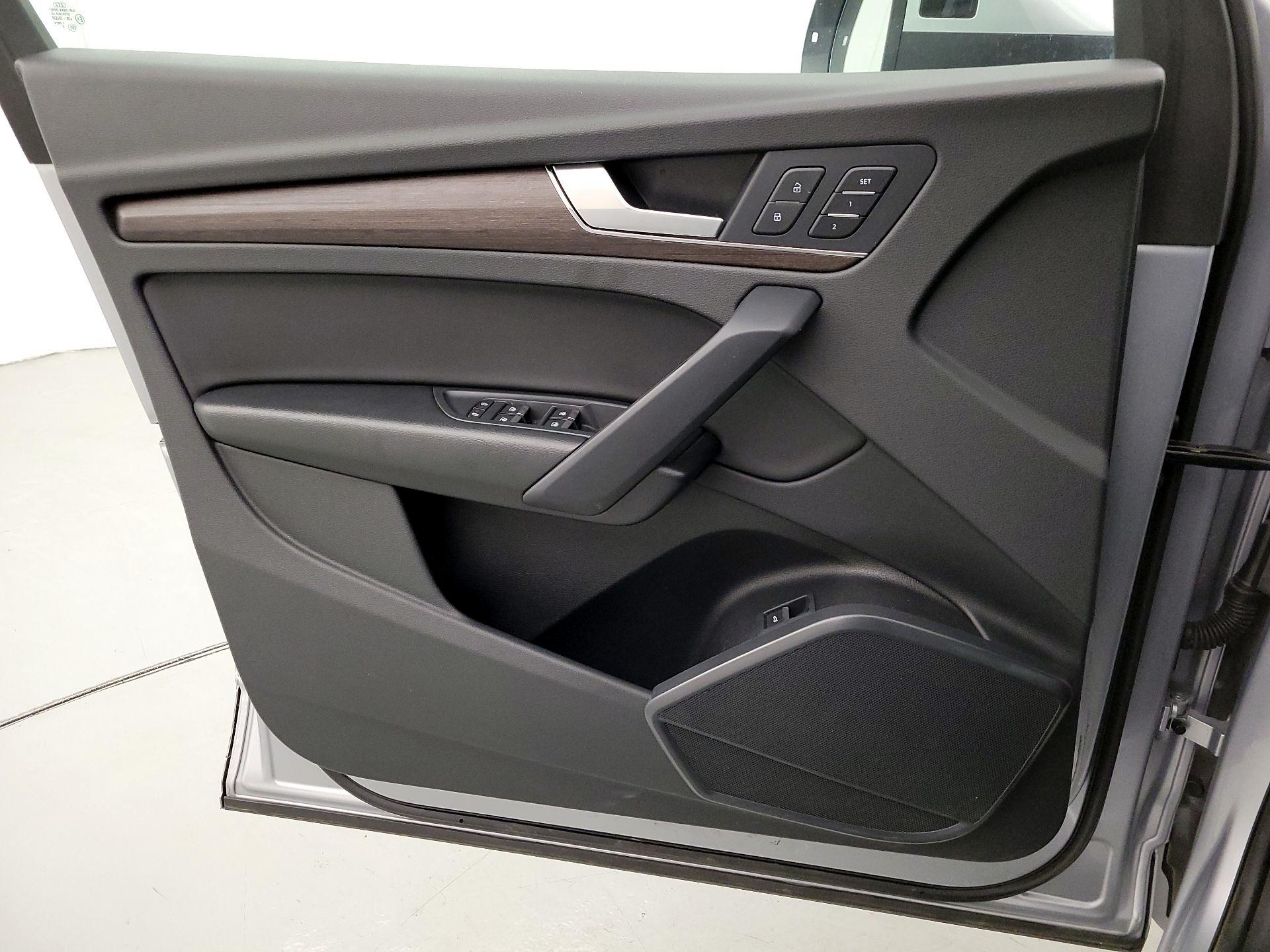 Thumbnail: 2023 Audi Q5 - 12