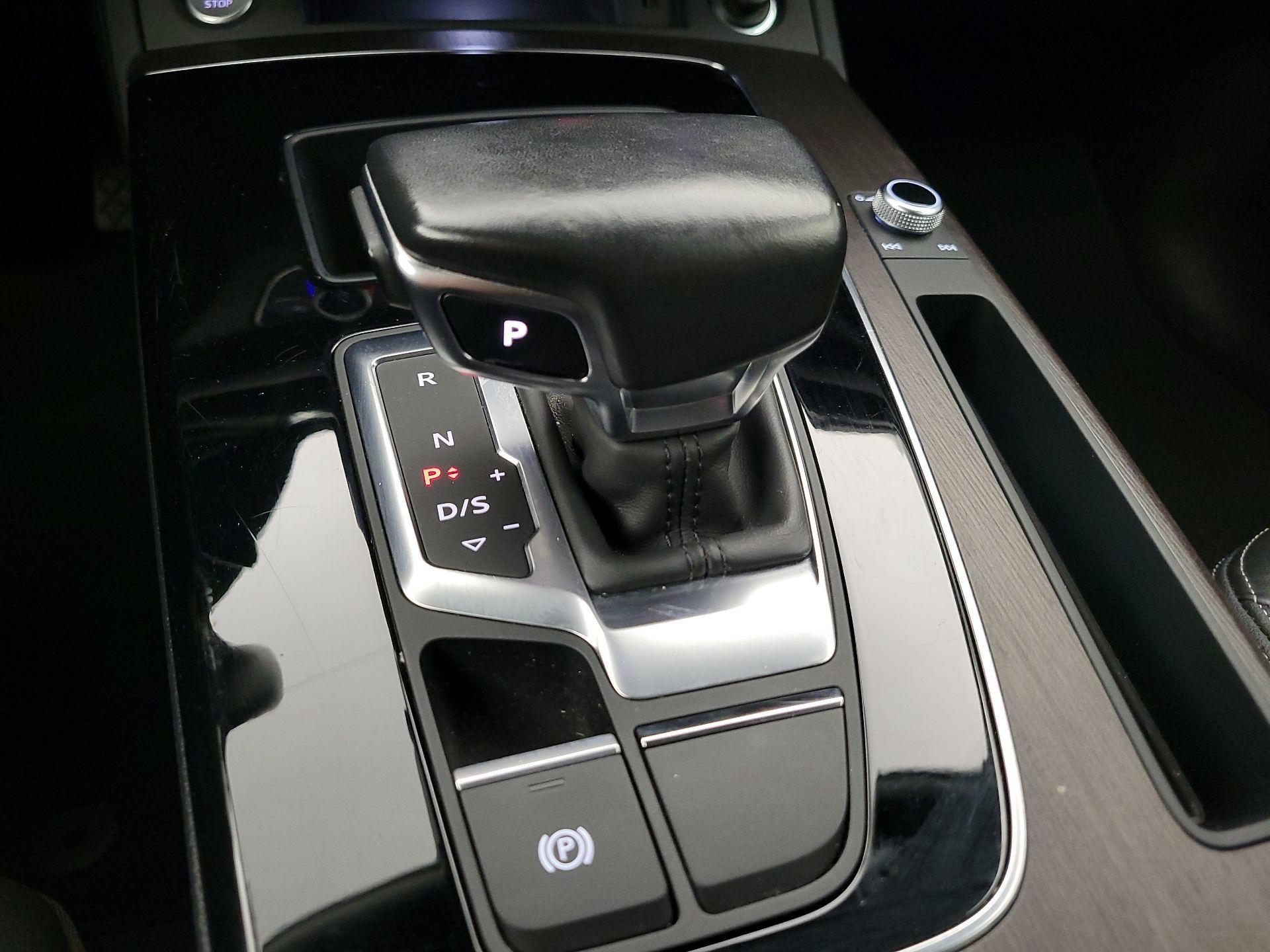 Thumbnail: 2023 Audi Q5 - 17