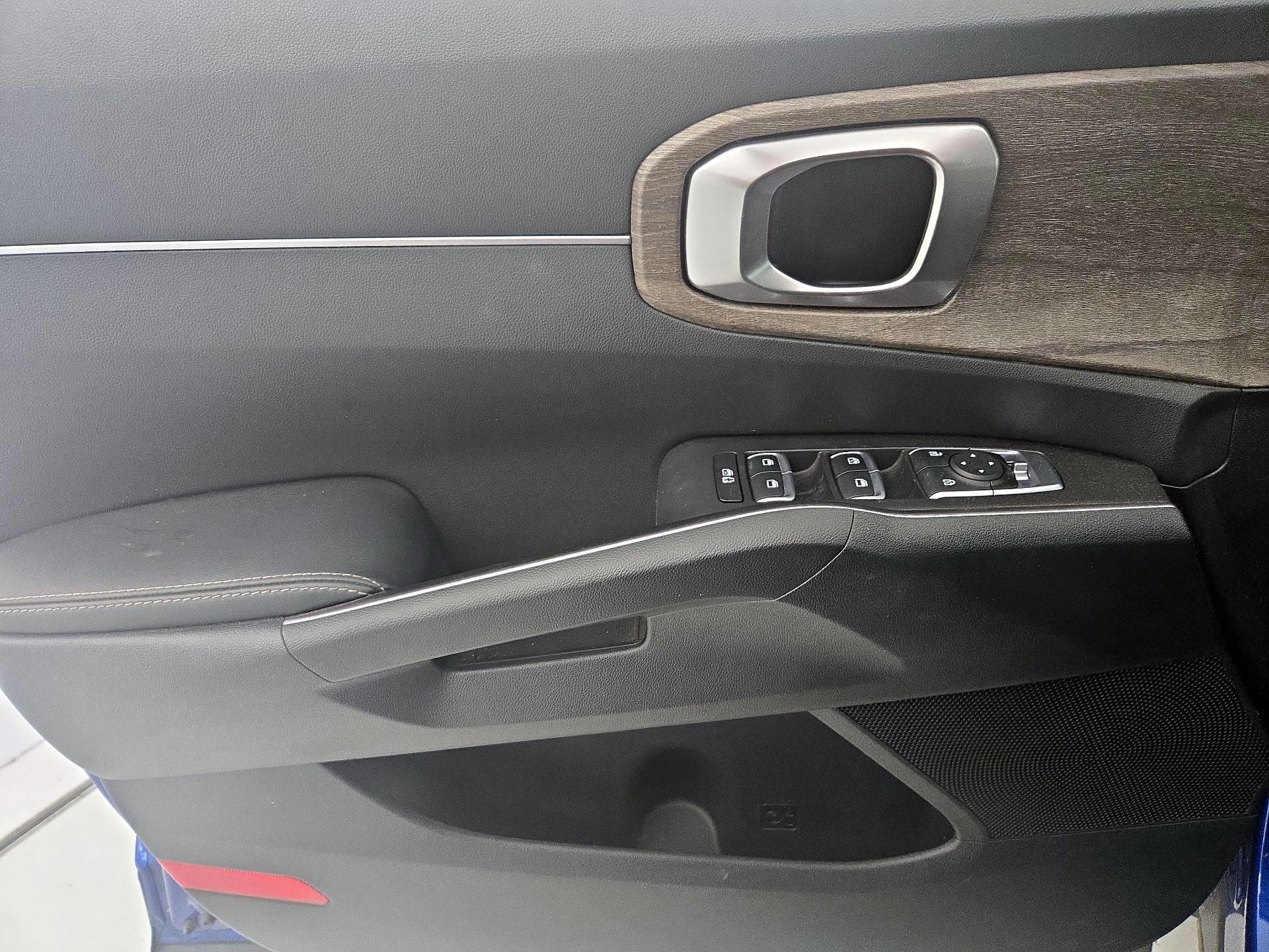 Thumbnail: 2021 Kia Sorento - 12