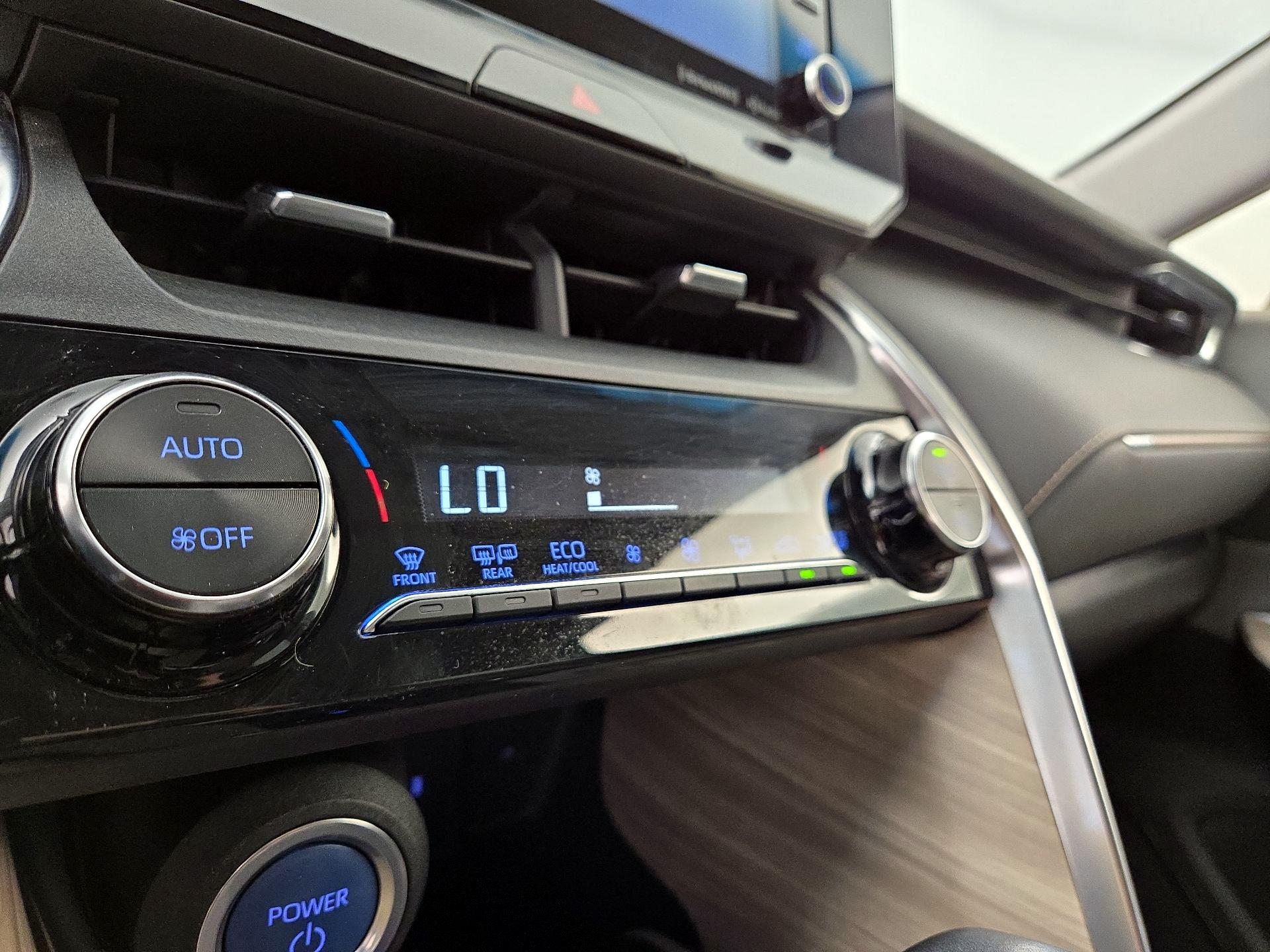 Thumbnail: 2021 Toyota Venza - 16