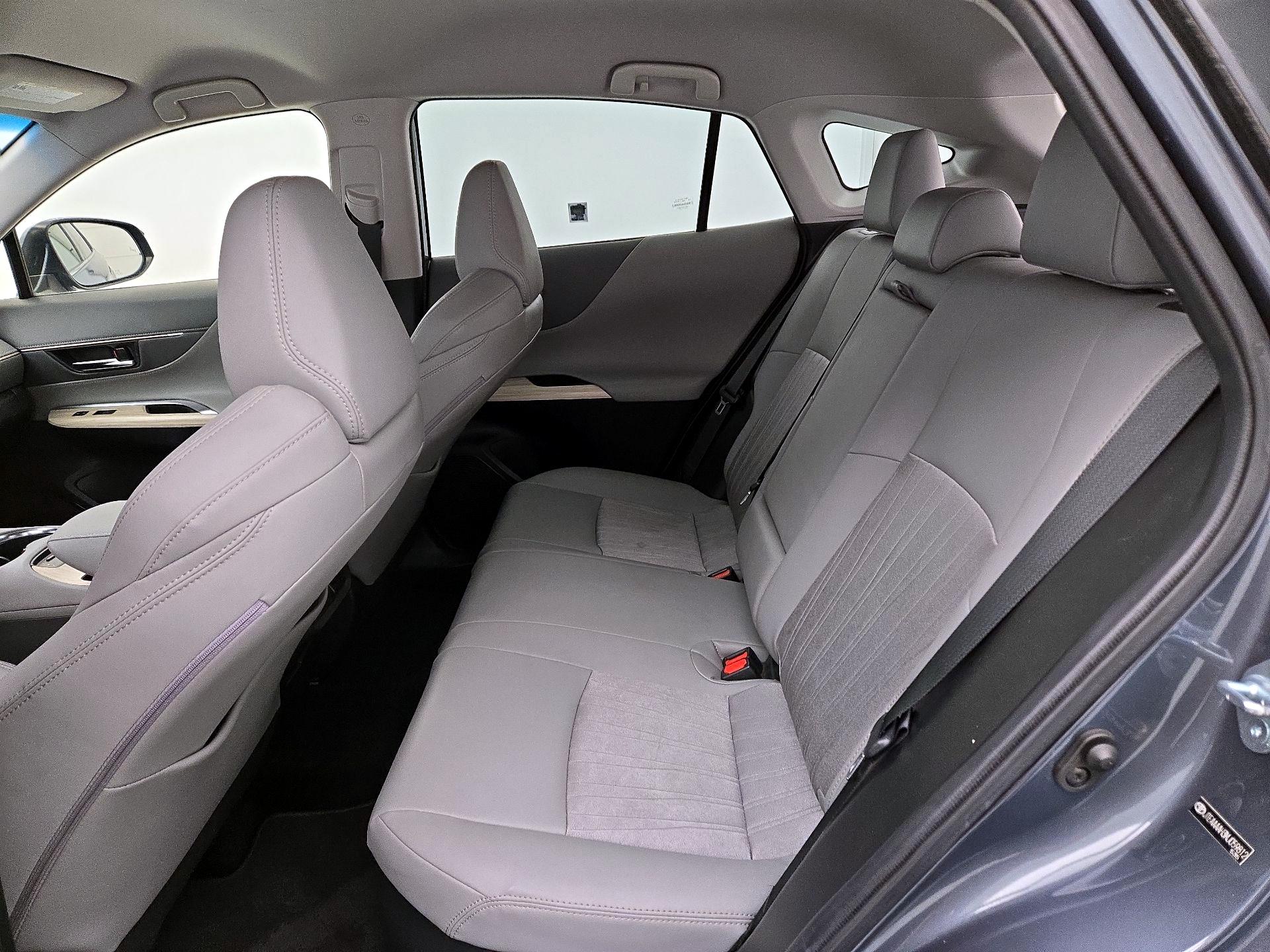 Thumbnail: 2021 Toyota Venza - 19