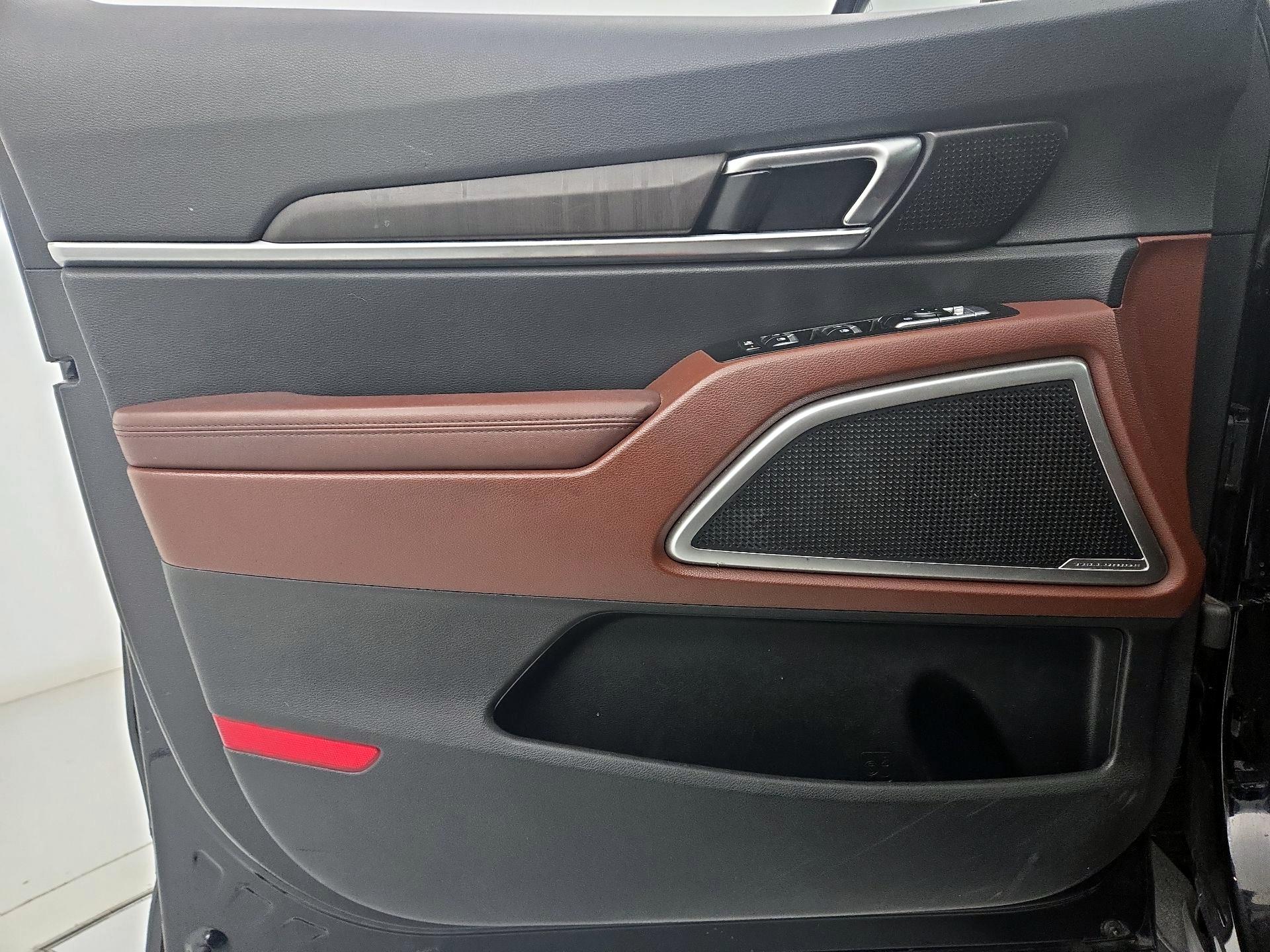 Thumbnail: 2023 Kia Telluride - 12