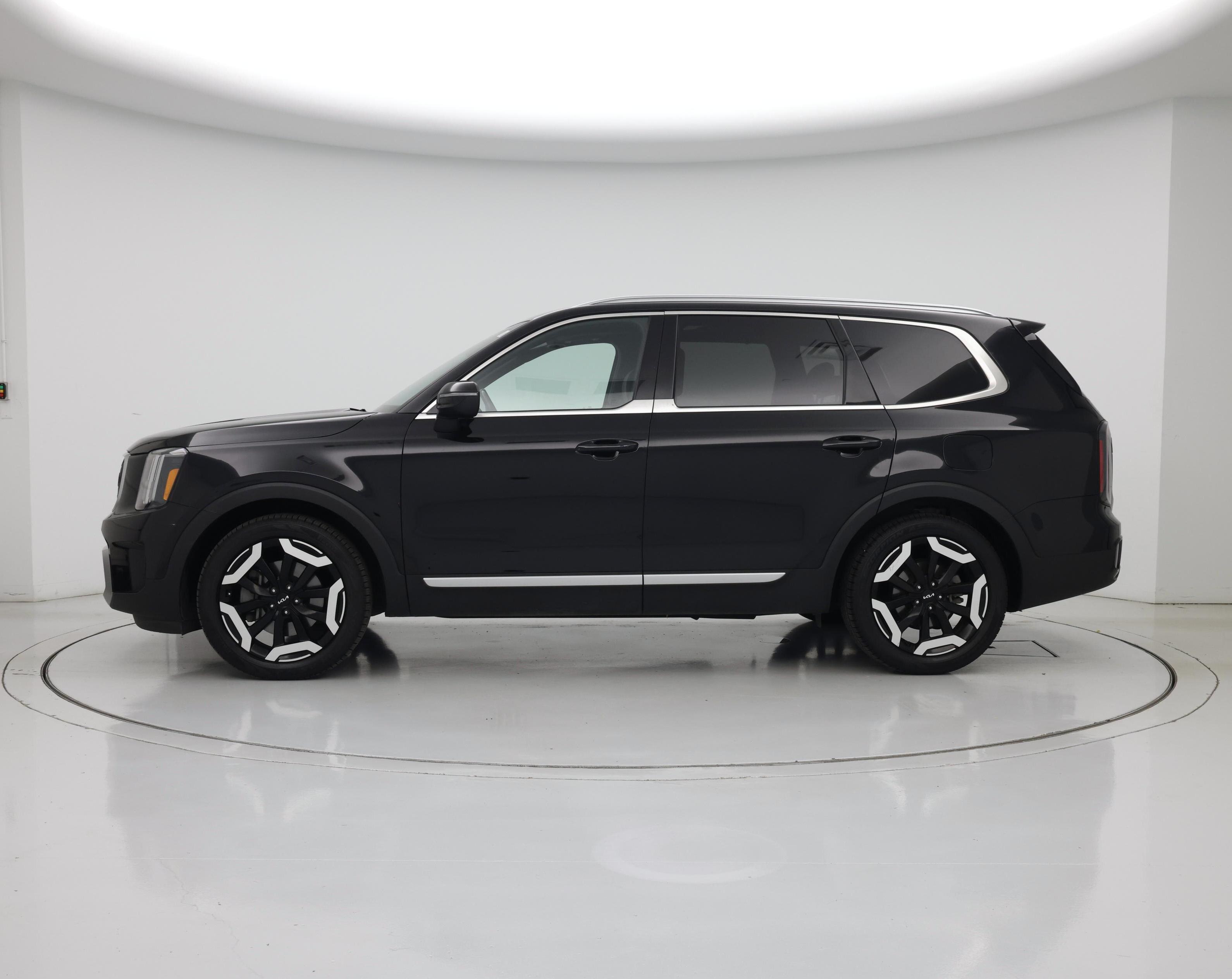Thumbnail: 2023 Kia Telluride - 3