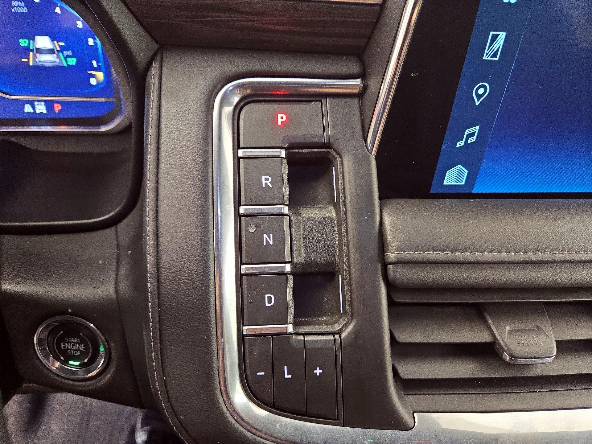 Thumbnail: 2023 Chevrolet Suburban - 17
