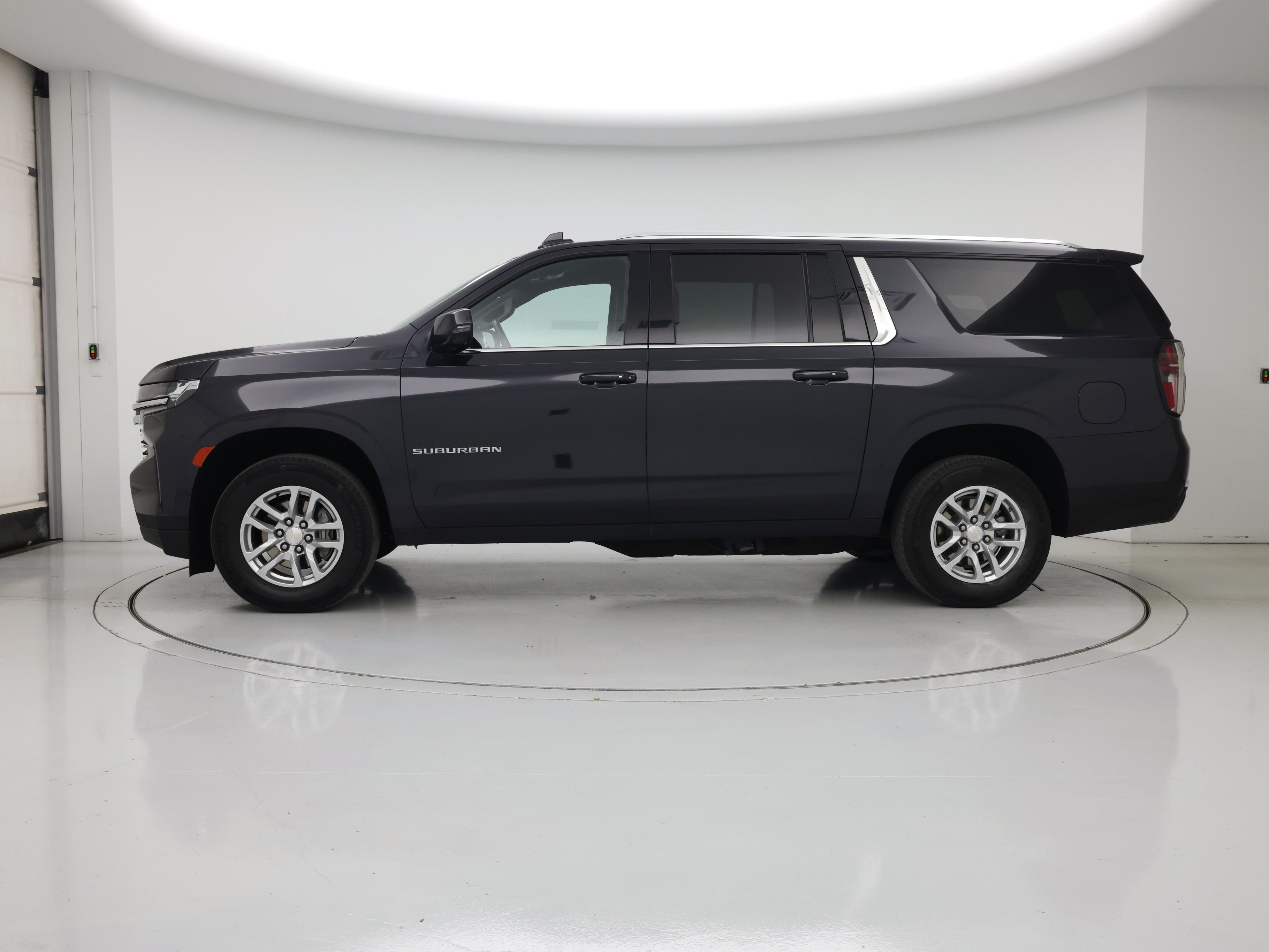 Thumbnail: 2023 Chevrolet Suburban - 3