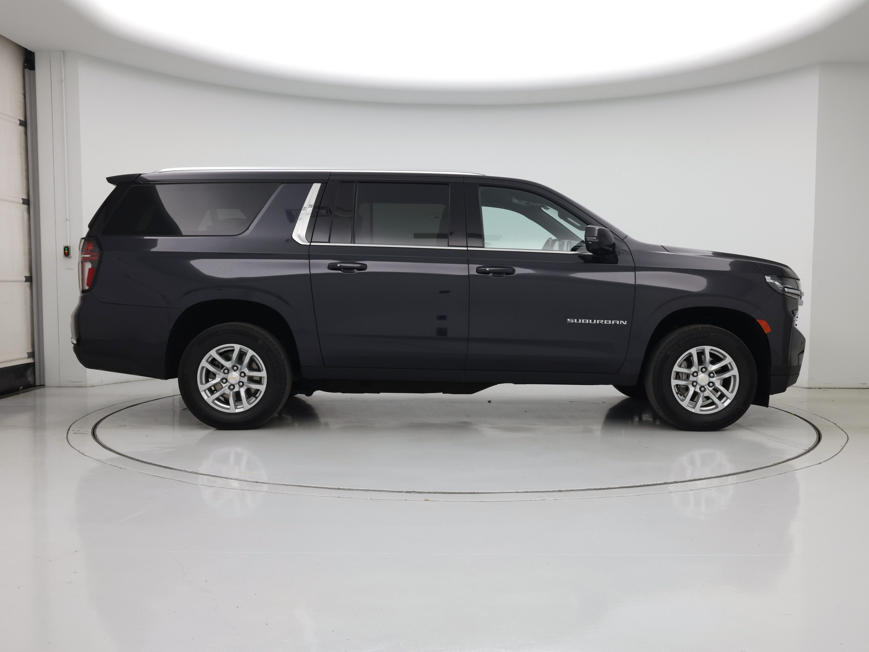 Thumbnail: 2023 Chevrolet Suburban - 7
