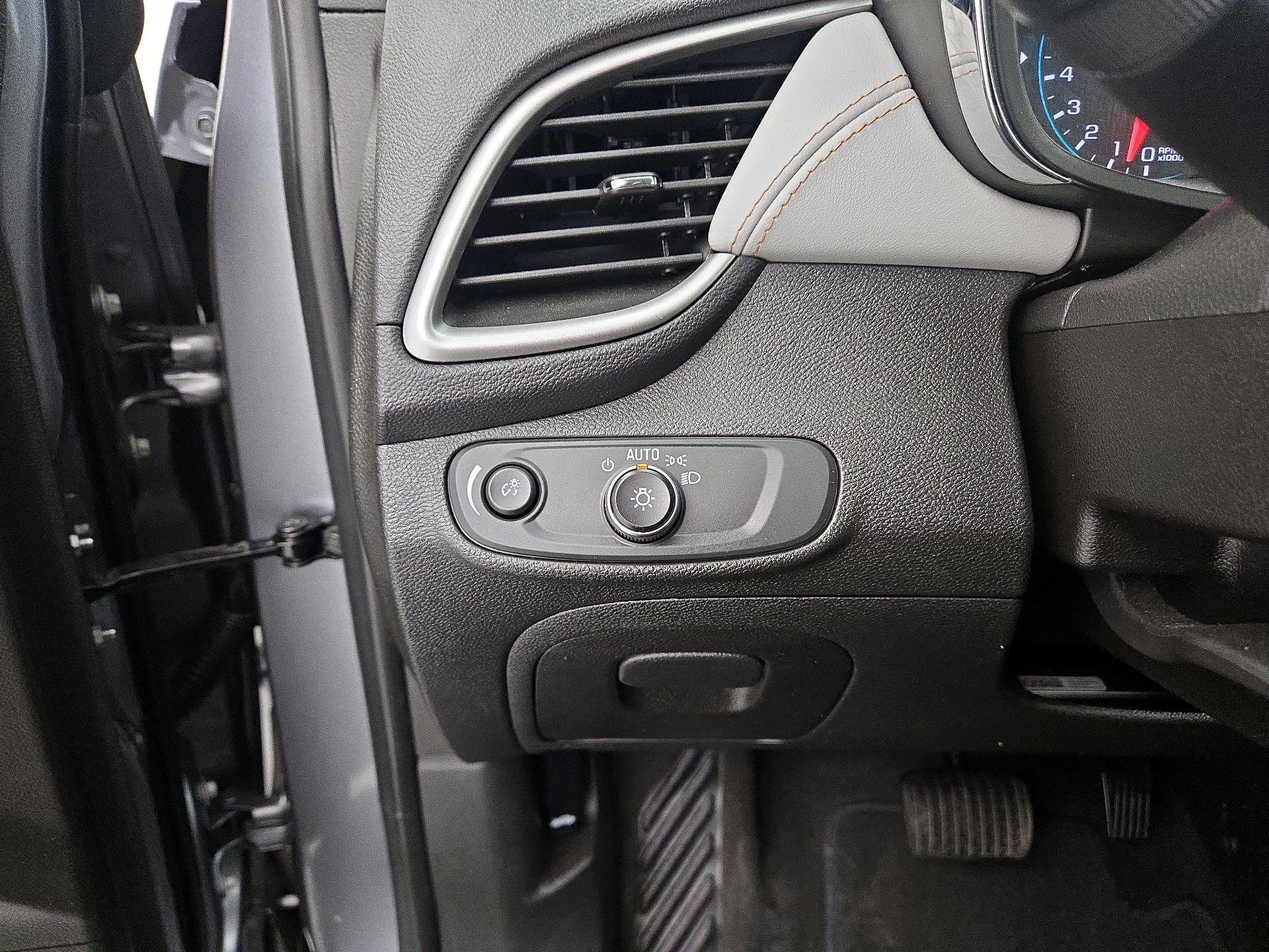 Thumbnail: 2020 Chevrolet Trax - 11