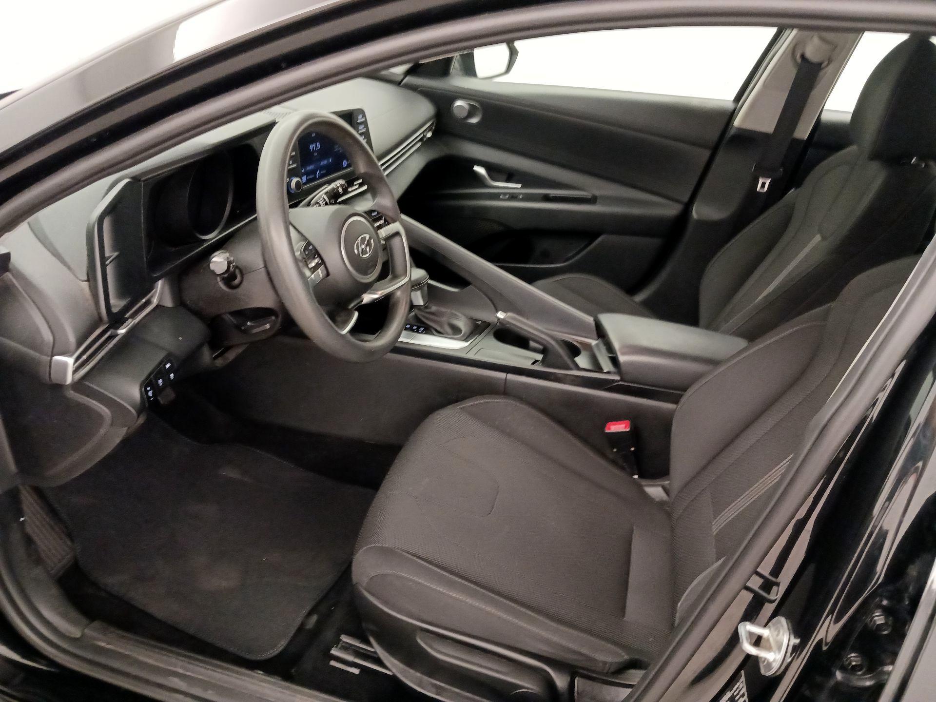 Thumbnail: 2021 Hyundai Elantra - 11