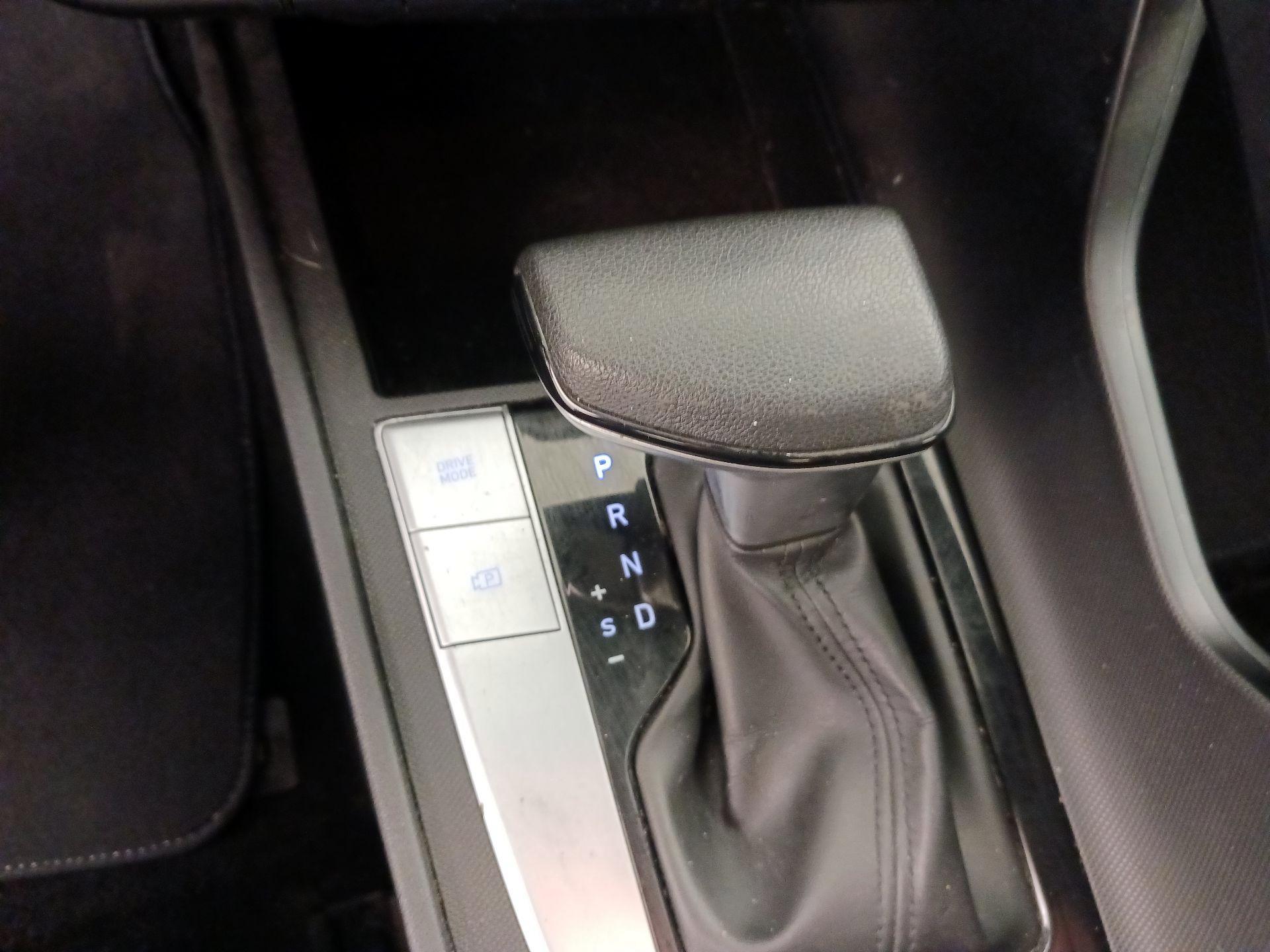 Thumbnail: 2021 Hyundai Elantra - 17