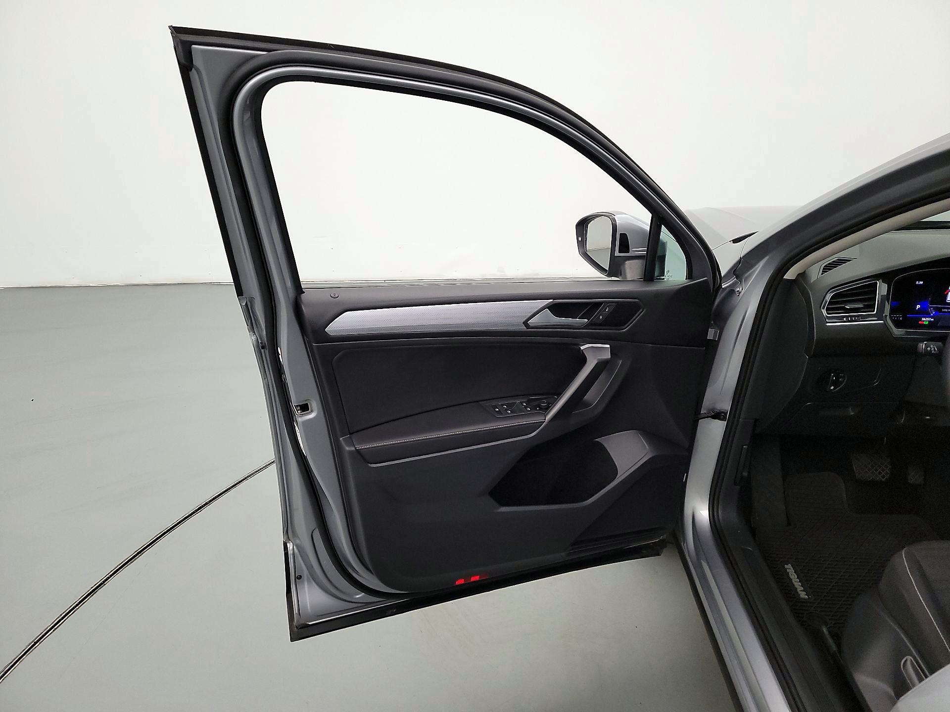 Thumbnail: 2024 Volkswagen Tiguan - 12