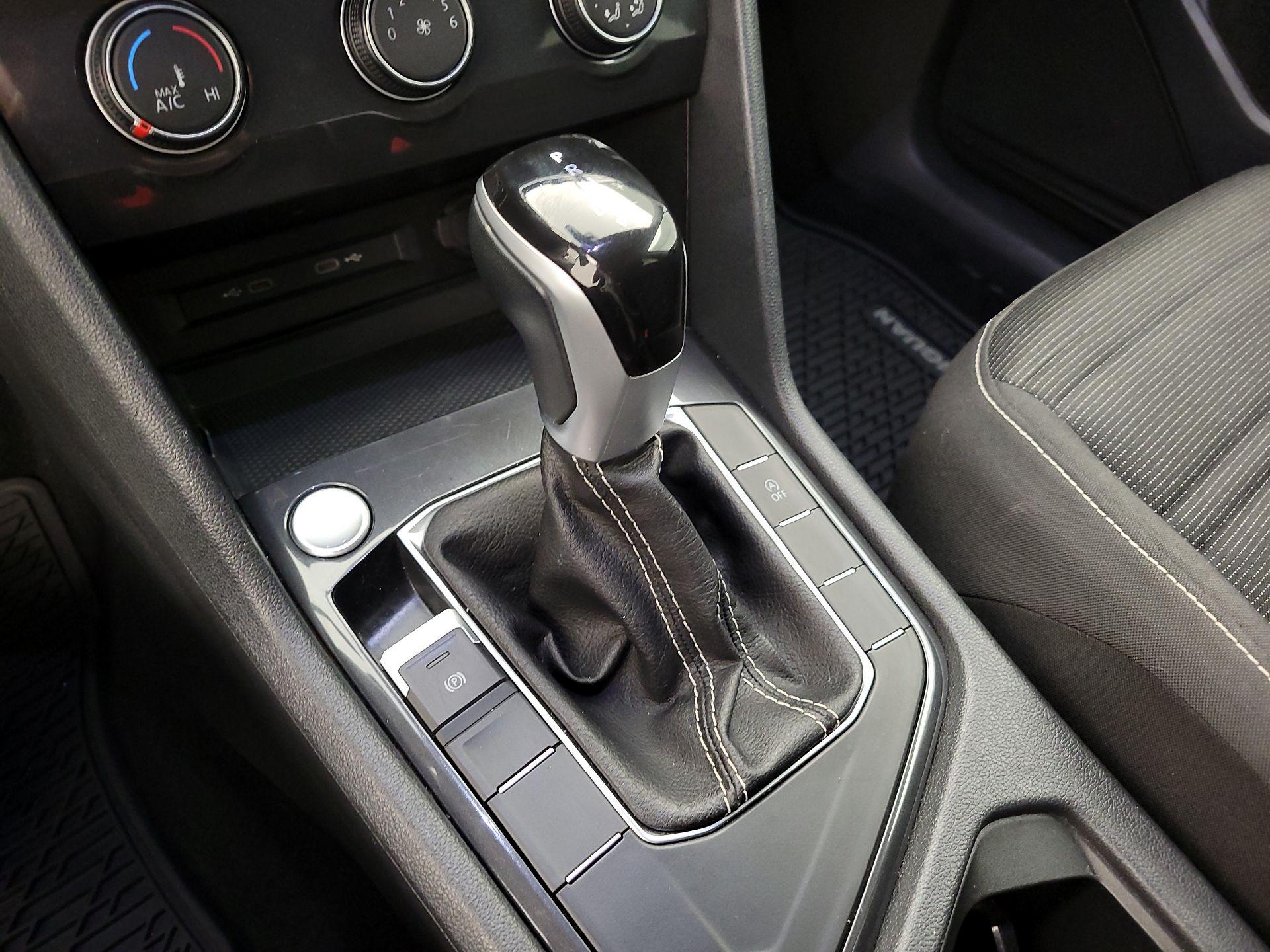 Thumbnail: 2024 Volkswagen Tiguan - 17