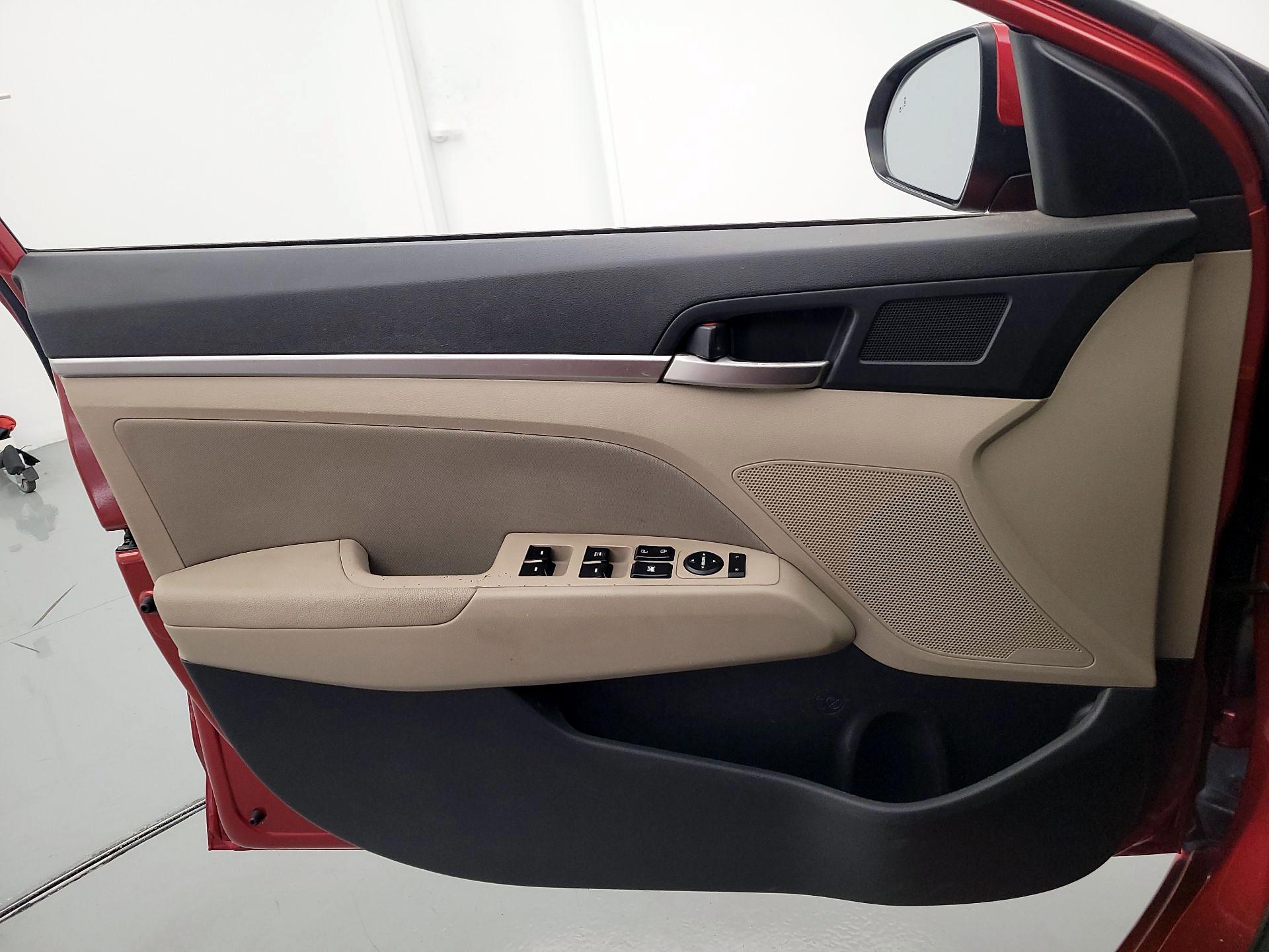 Thumbnail: 2019 Hyundai Elantra - 12