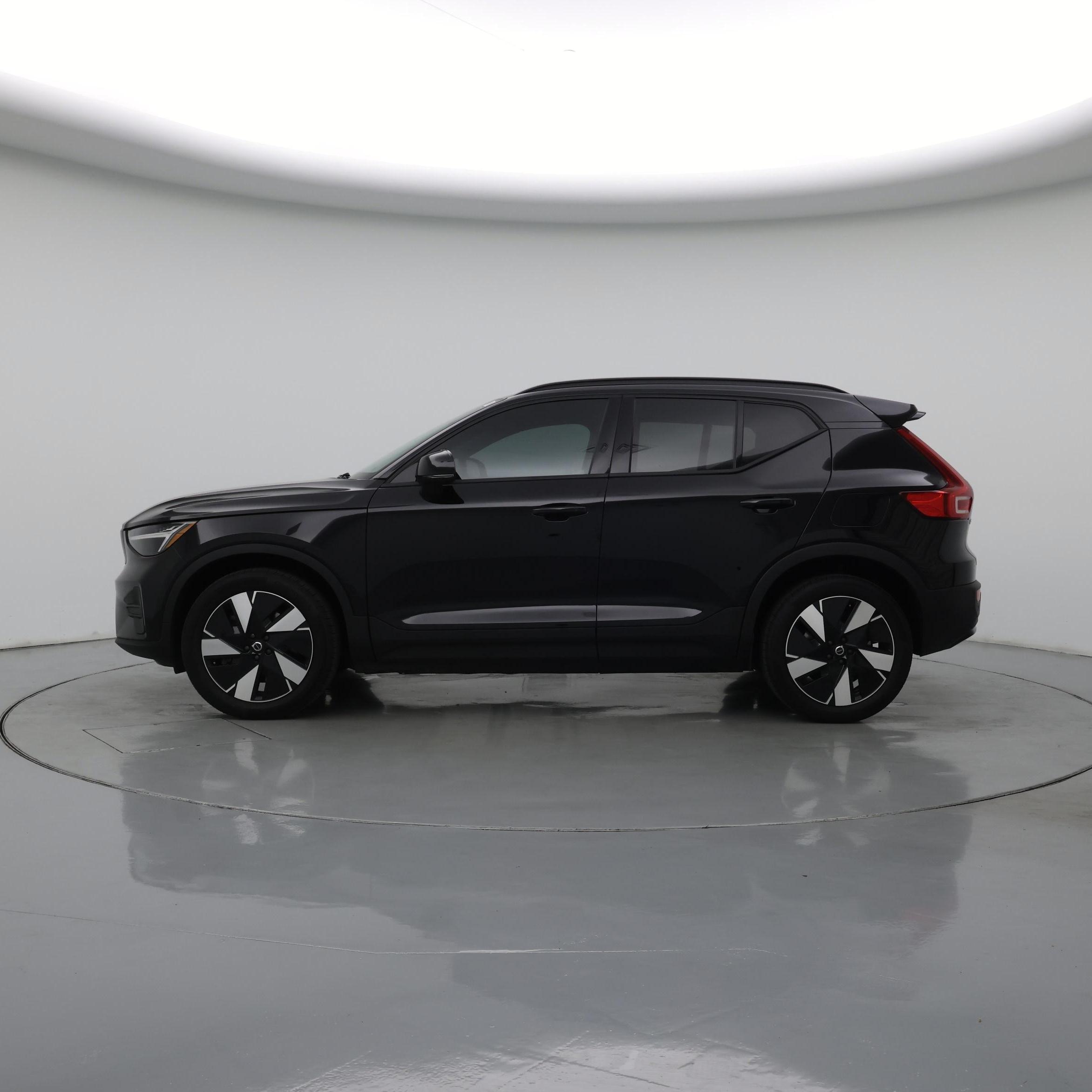 Thumbnail: 2025 Volvo EX40 - 3