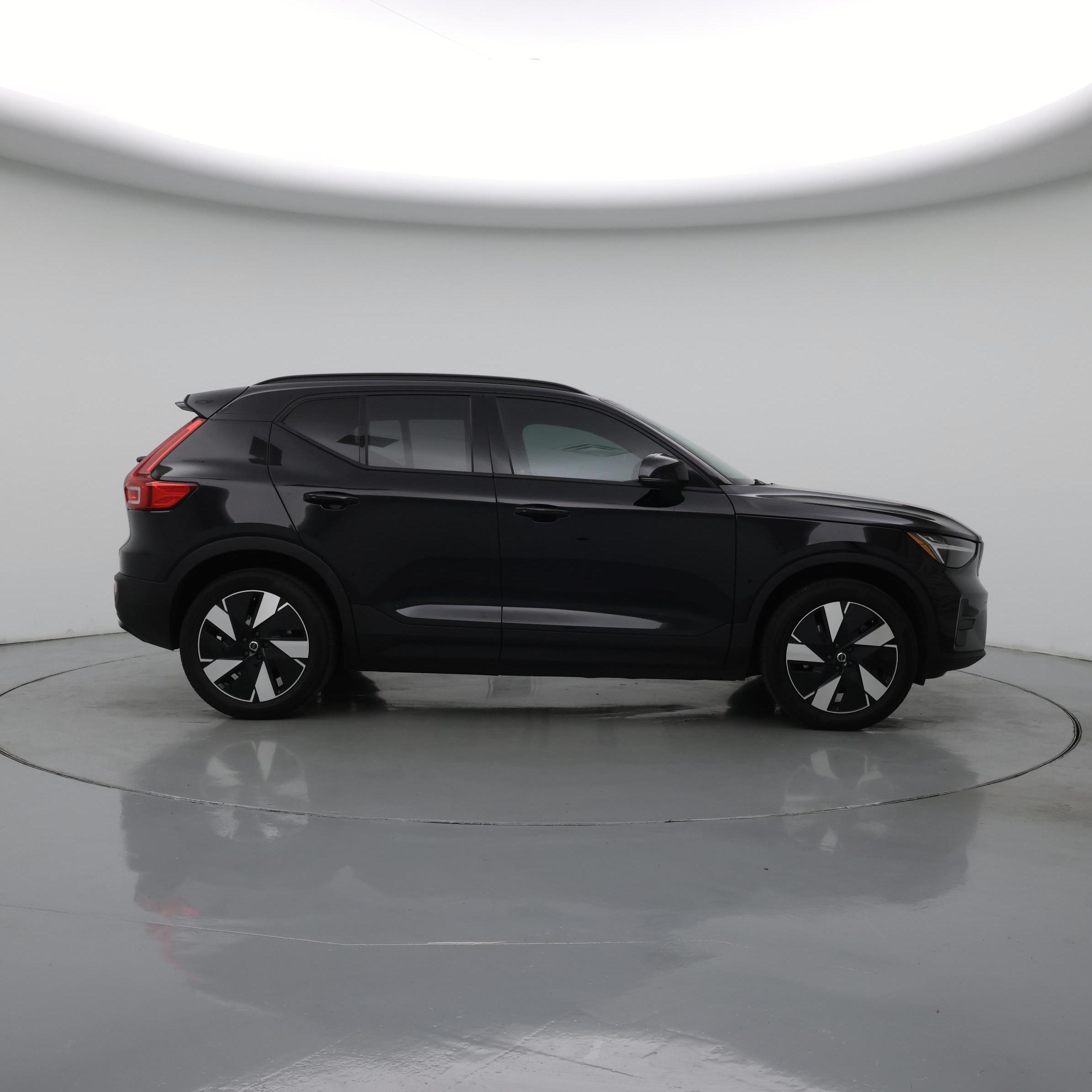 Thumbnail: 2025 Volvo EX40 - 7