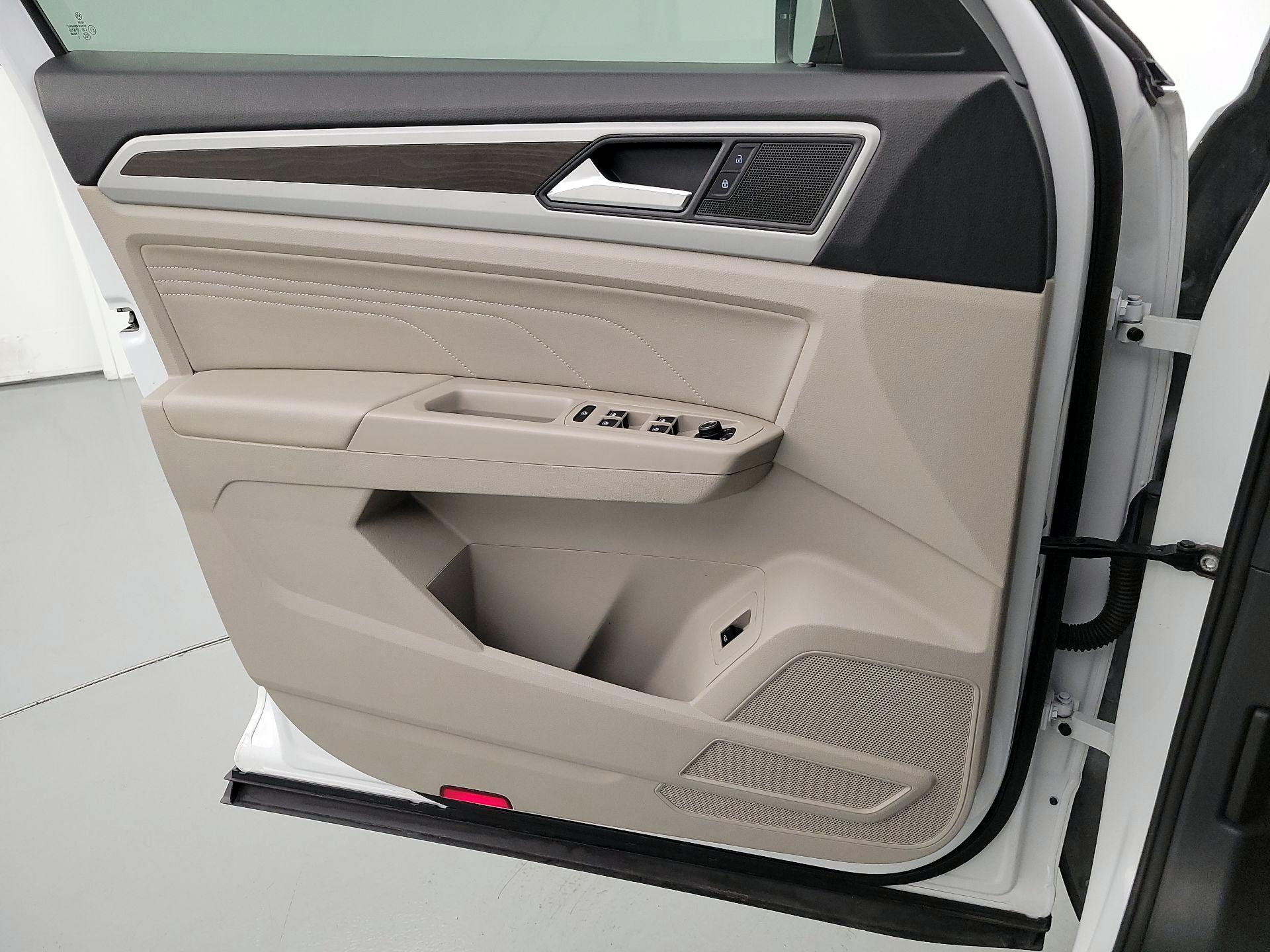 Thumbnail: 2023 Volkswagen Atlas - 12