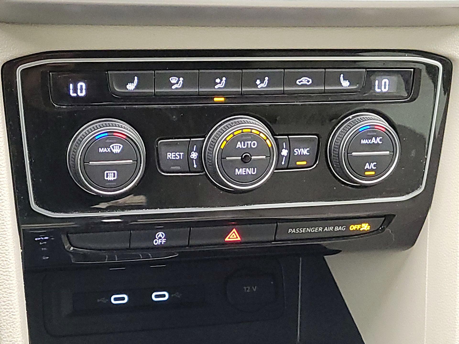 Thumbnail: 2023 Volkswagen Atlas - 16