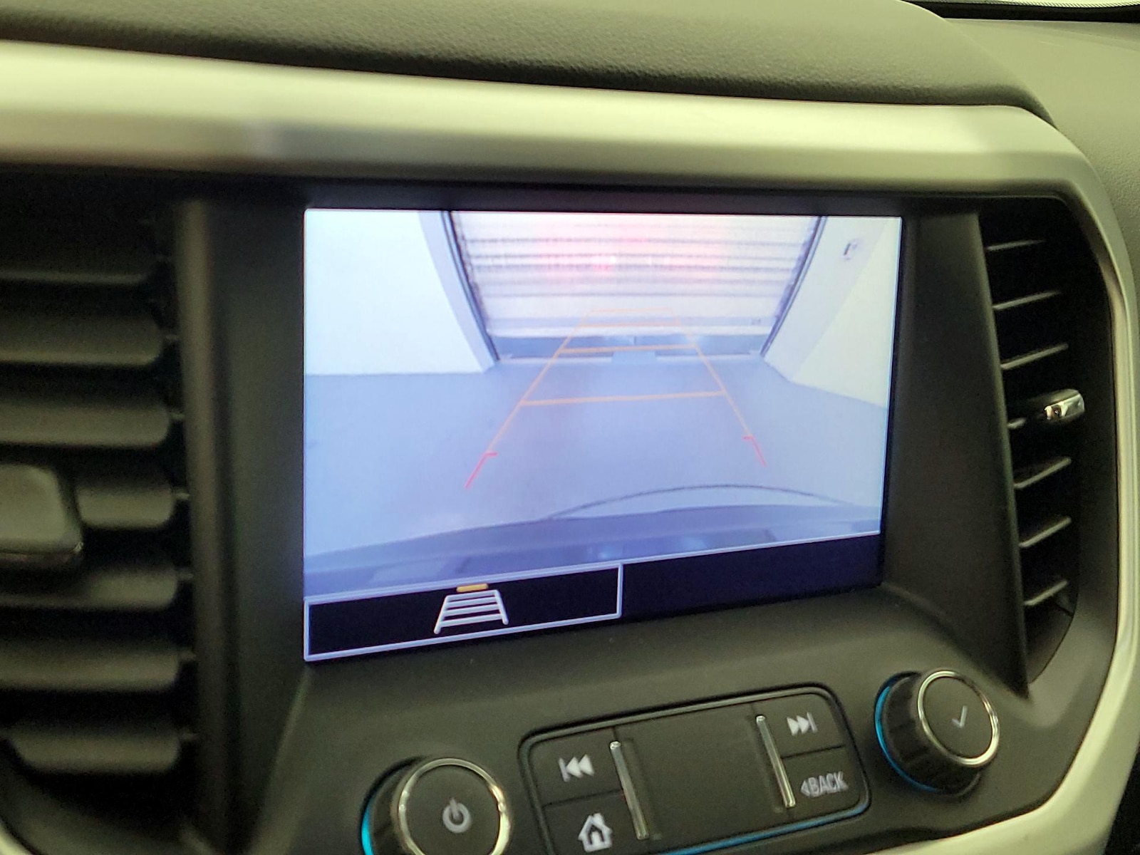 2020 GMC Acadia SLE - Photo 15