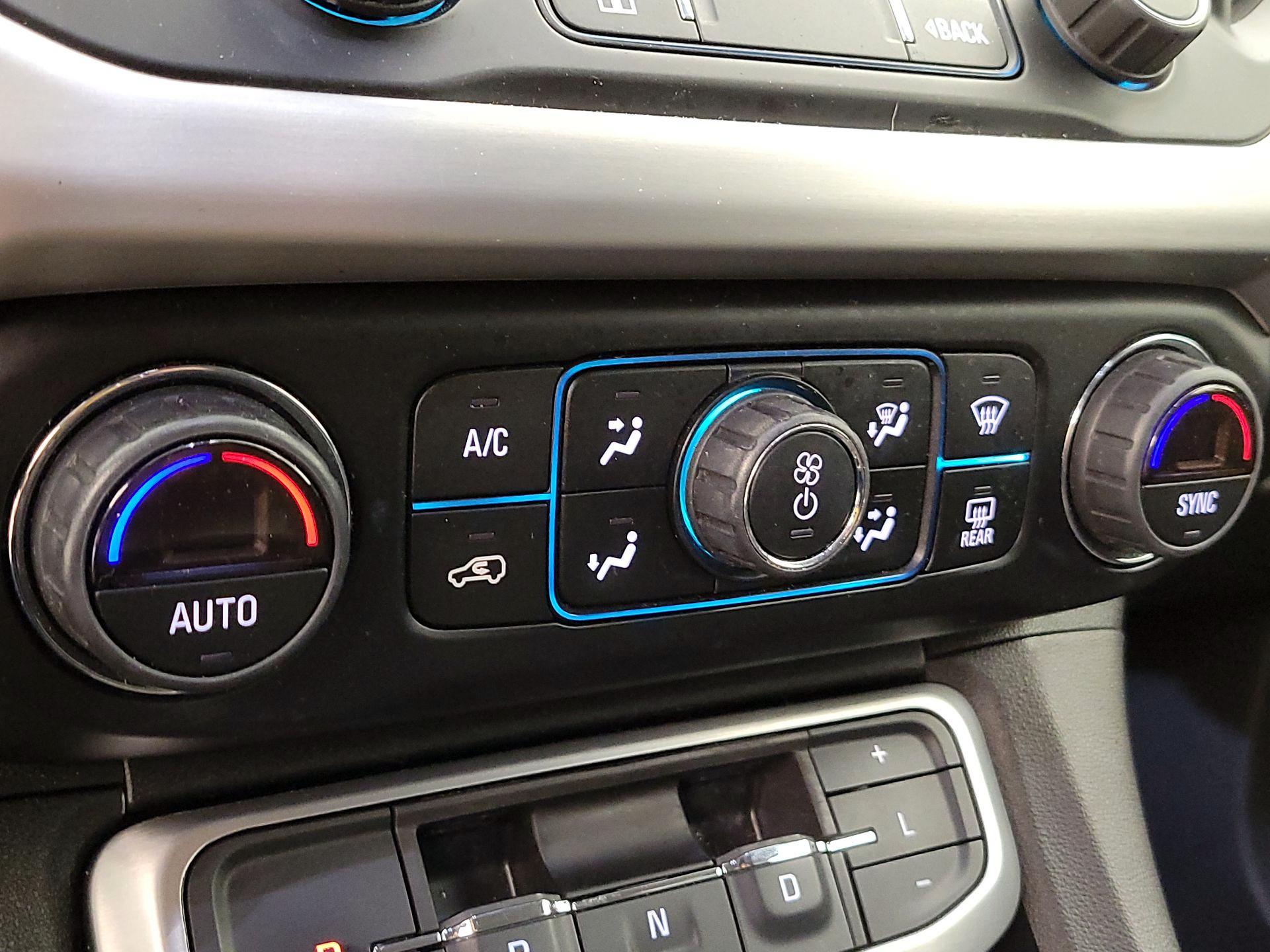 Thumbnail: 2020 GMC Acadia - 16