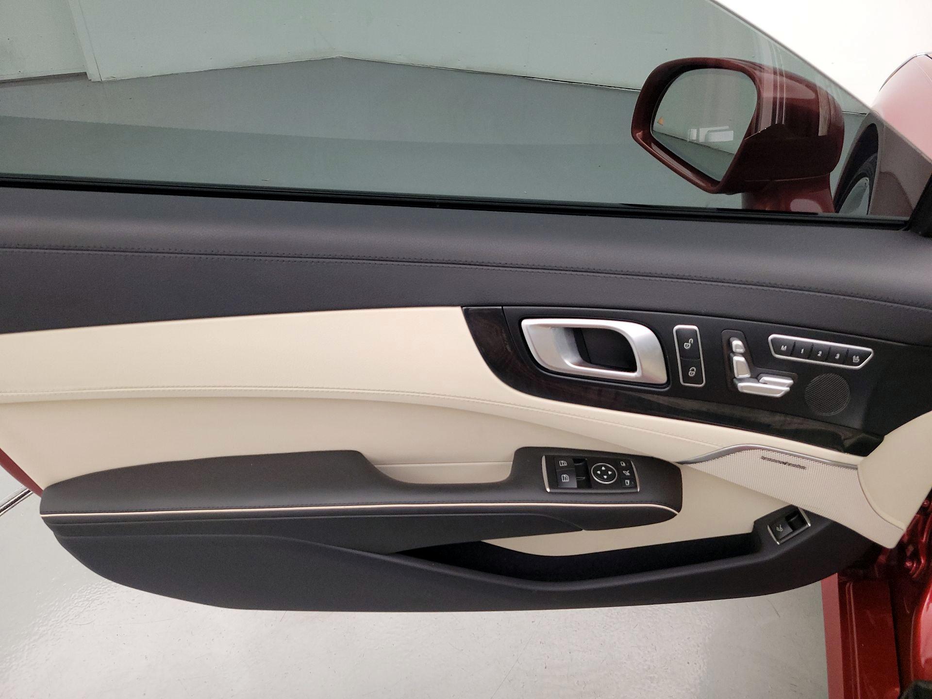 Thumbnail: 2016 Mercedes-Benz SL-Class - 12