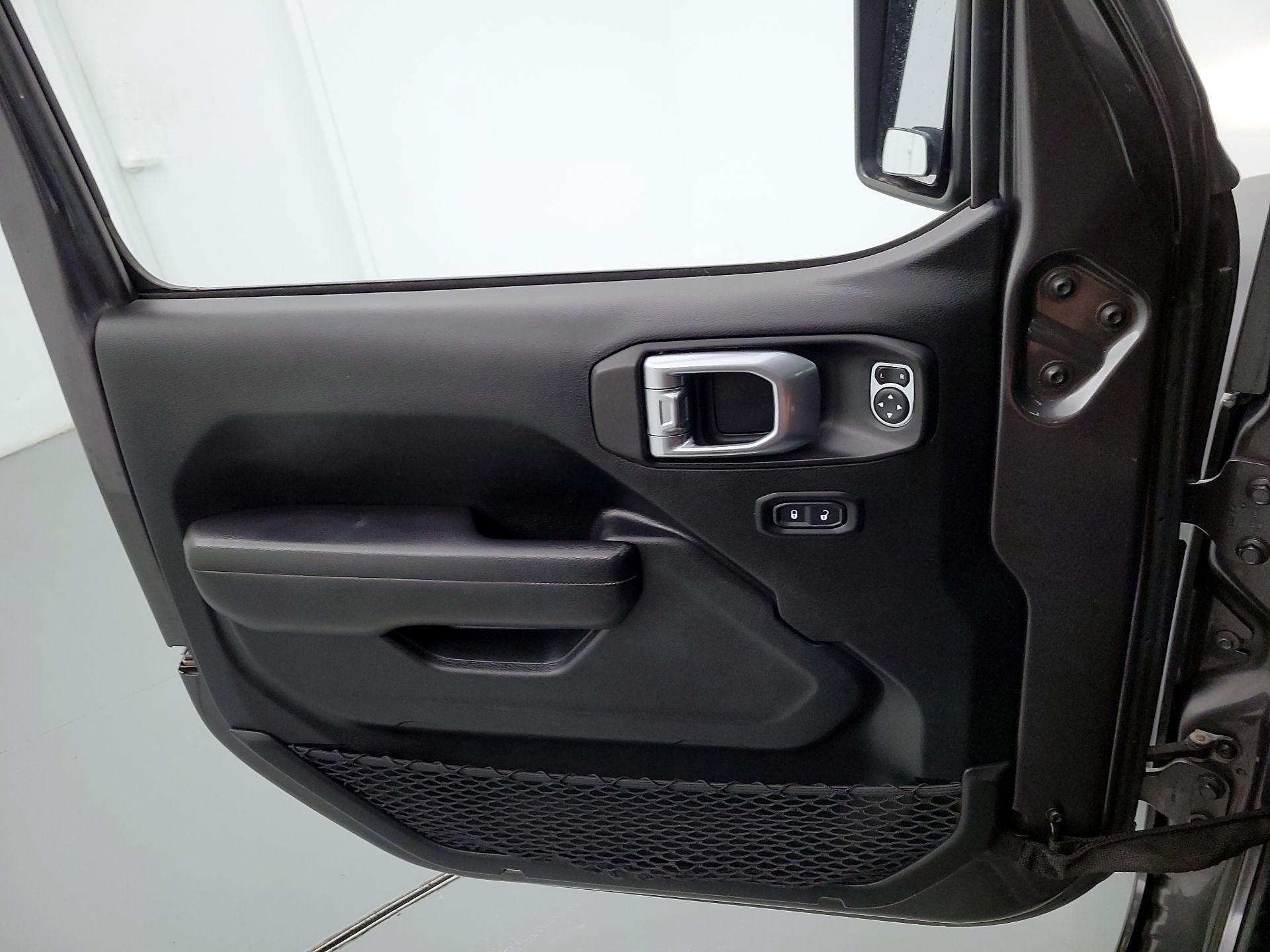 Thumbnail: 2020 Jeep Gladiator - 12