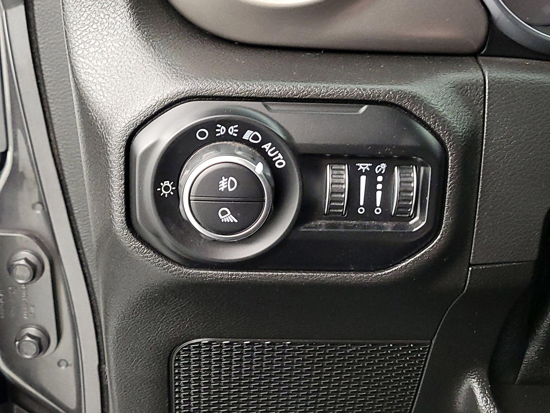 Thumbnail: 2020 Jeep Gladiator - 13