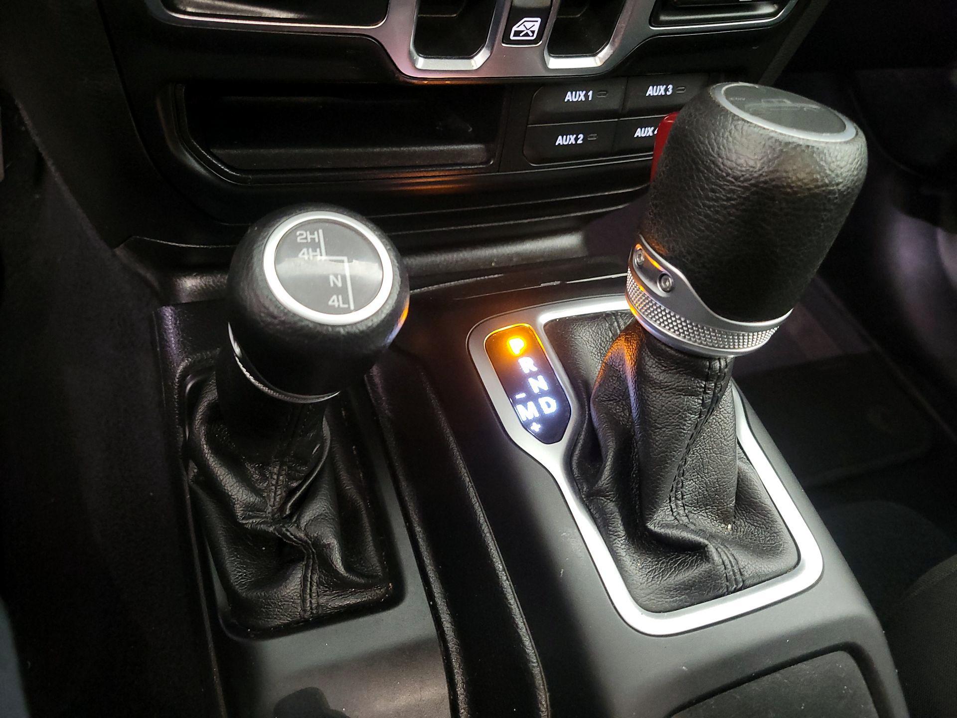 Thumbnail: 2020 Jeep Gladiator - 17