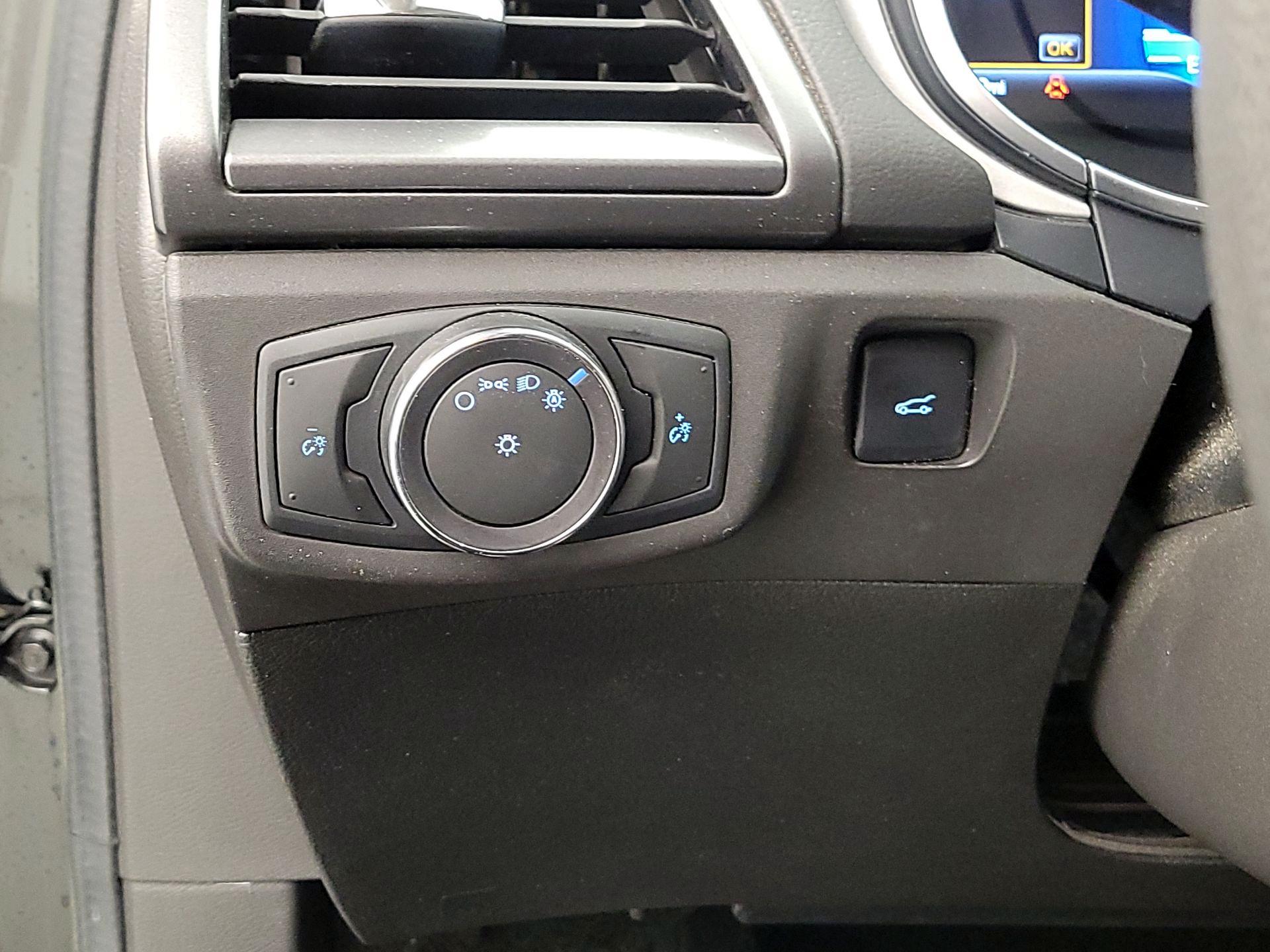 Thumbnail: 2016 Ford Fusion - 13