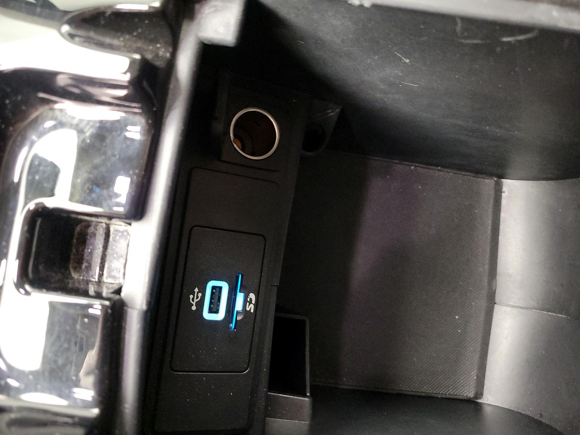 Thumbnail: 2016 Ford Fusion - 18