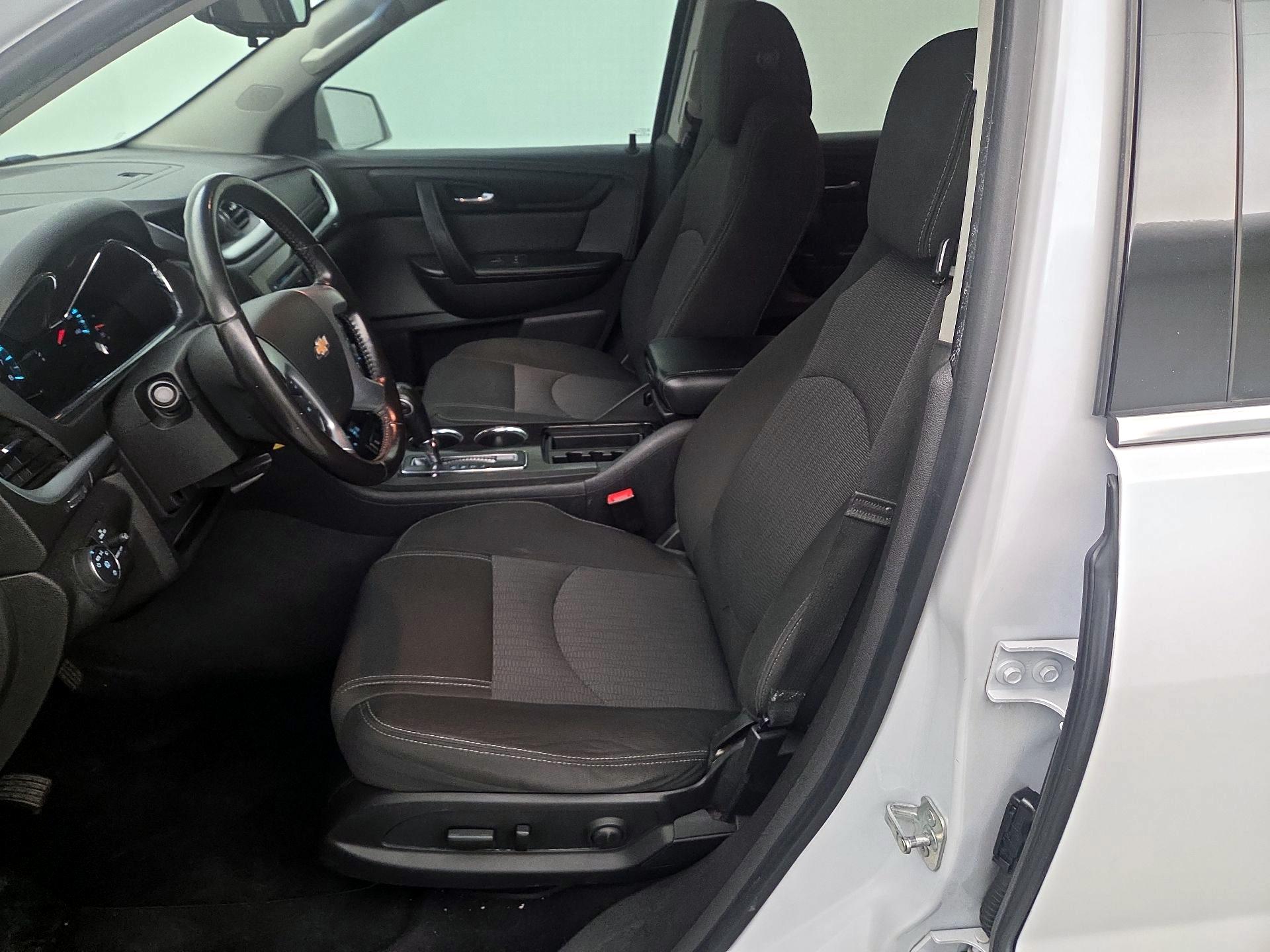 Thumbnail: 2016 Chevrolet Traverse - 11