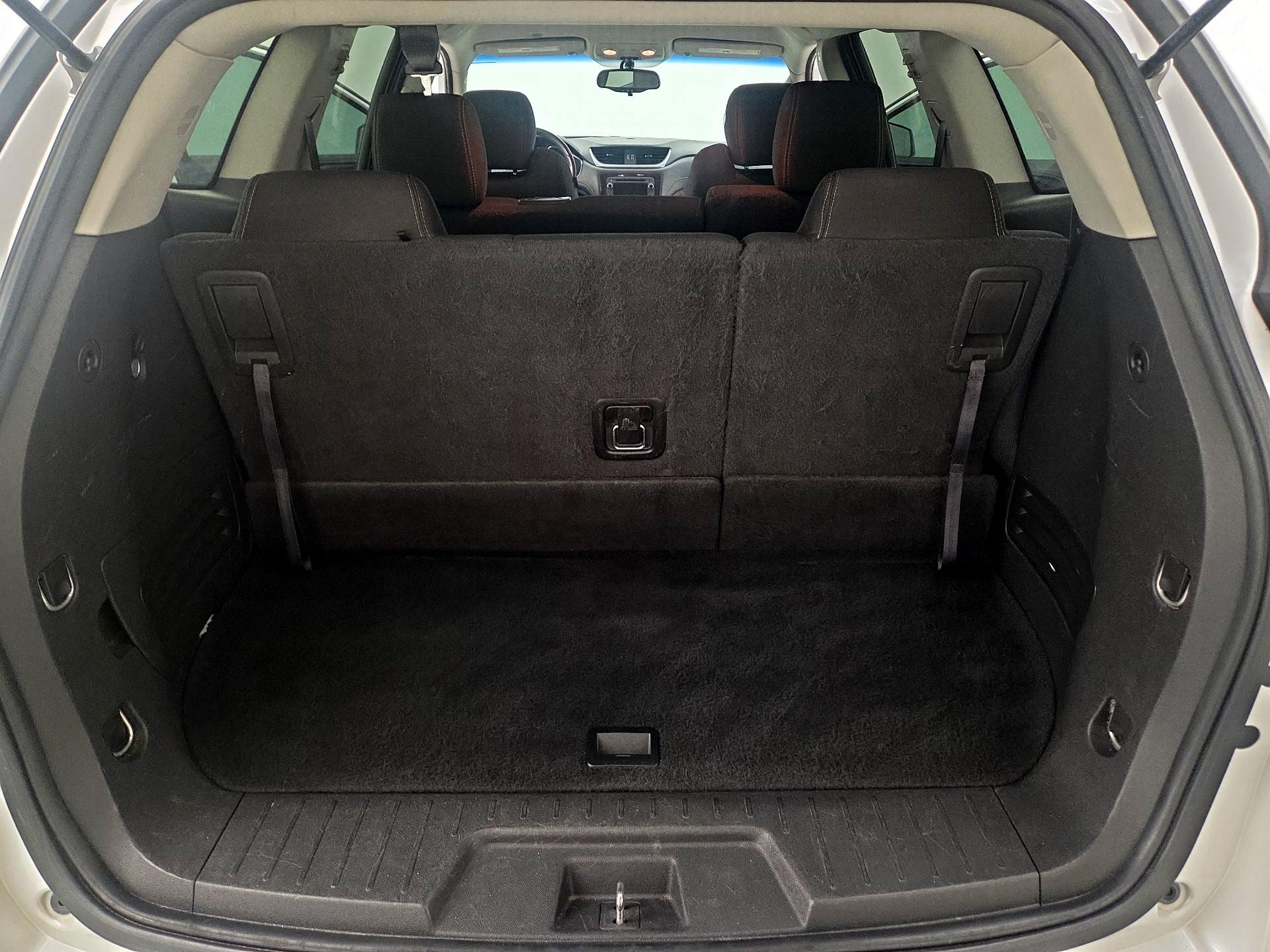 Thumbnail: 2016 Chevrolet Traverse - 20