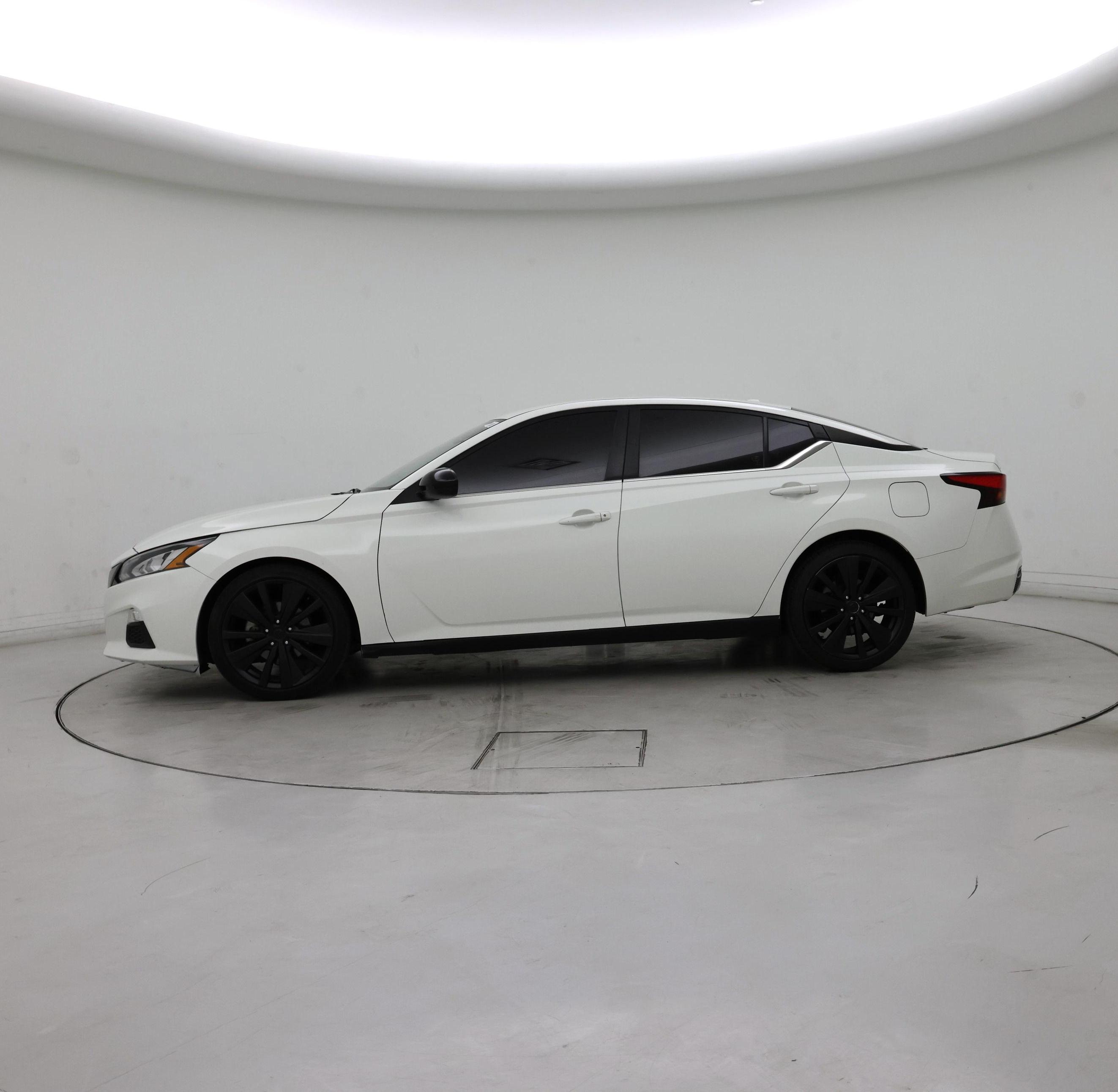 Thumbnail: 2021 Nissan Altima - 3