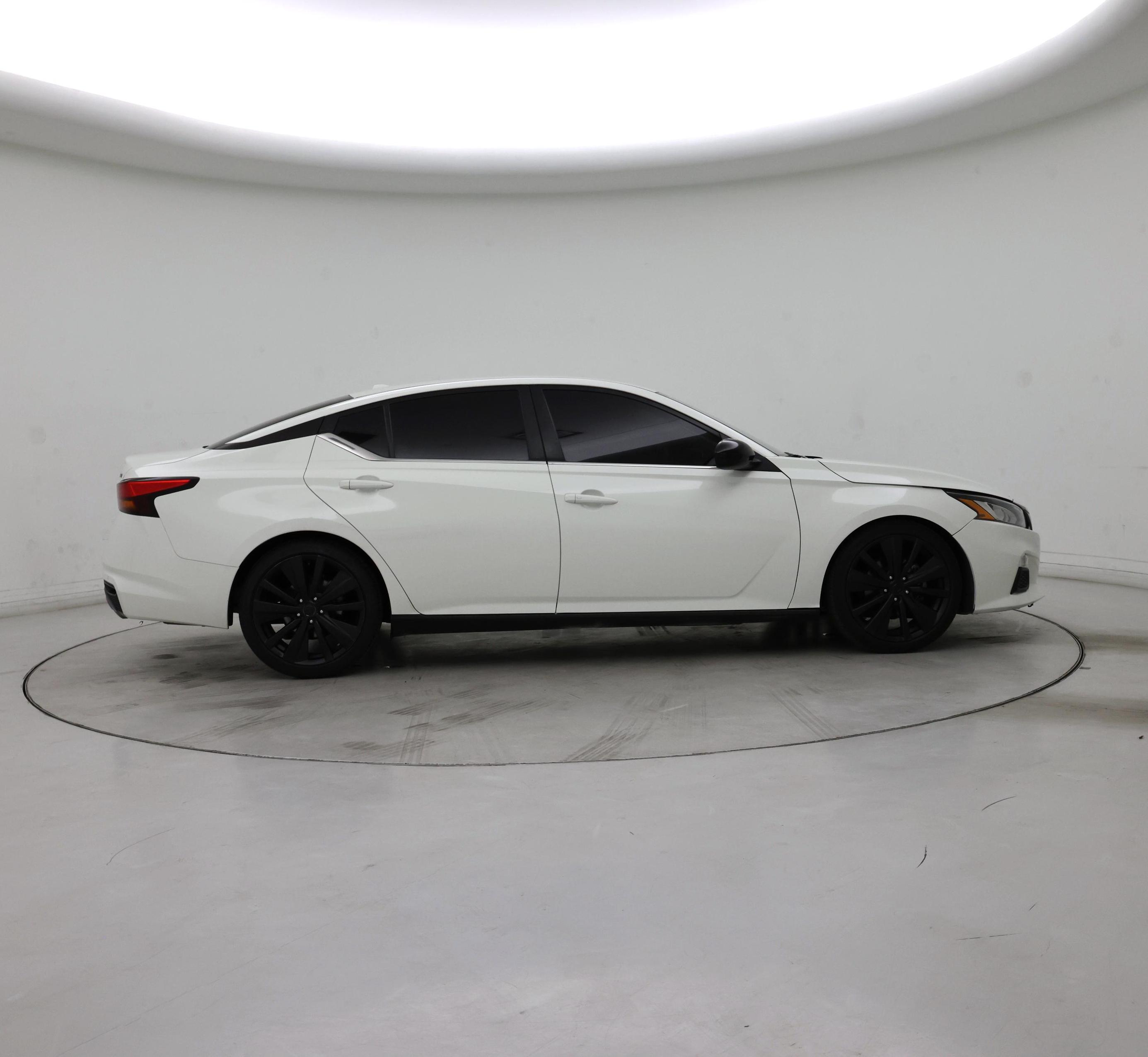 Thumbnail: 2021 Nissan Altima - 7