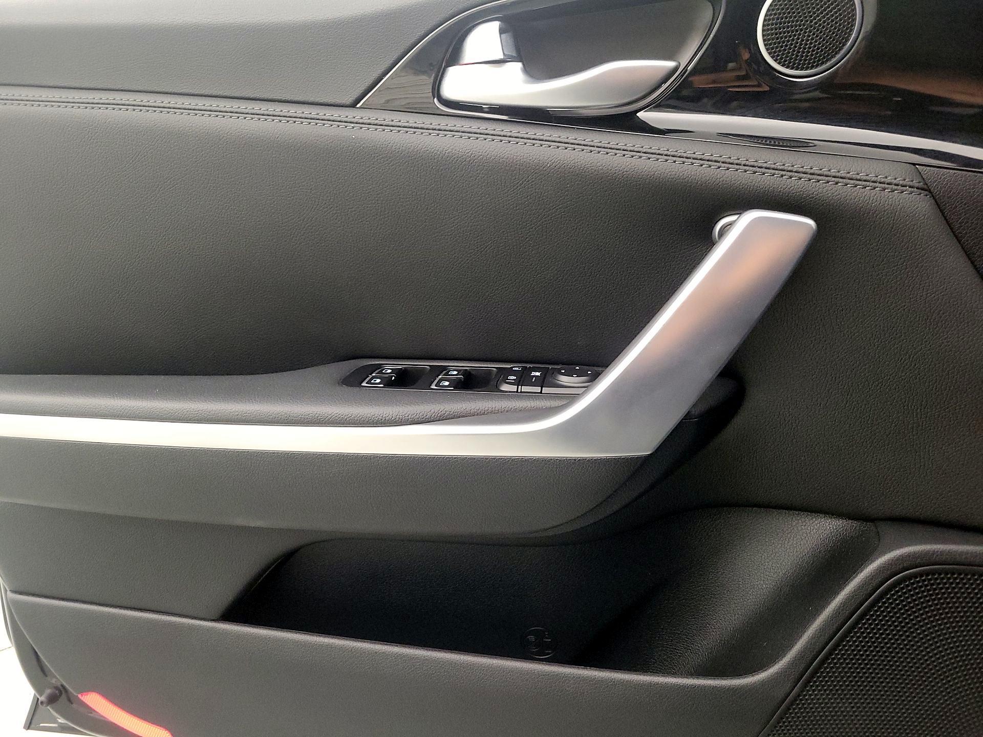 Thumbnail: 2018 Kia Stinger - 12