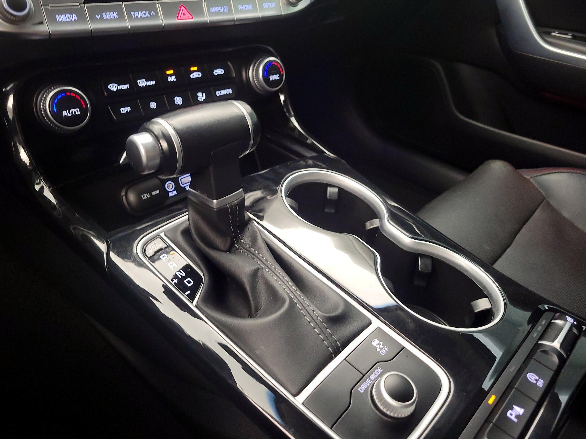 Thumbnail: 2018 Kia Stinger - 17