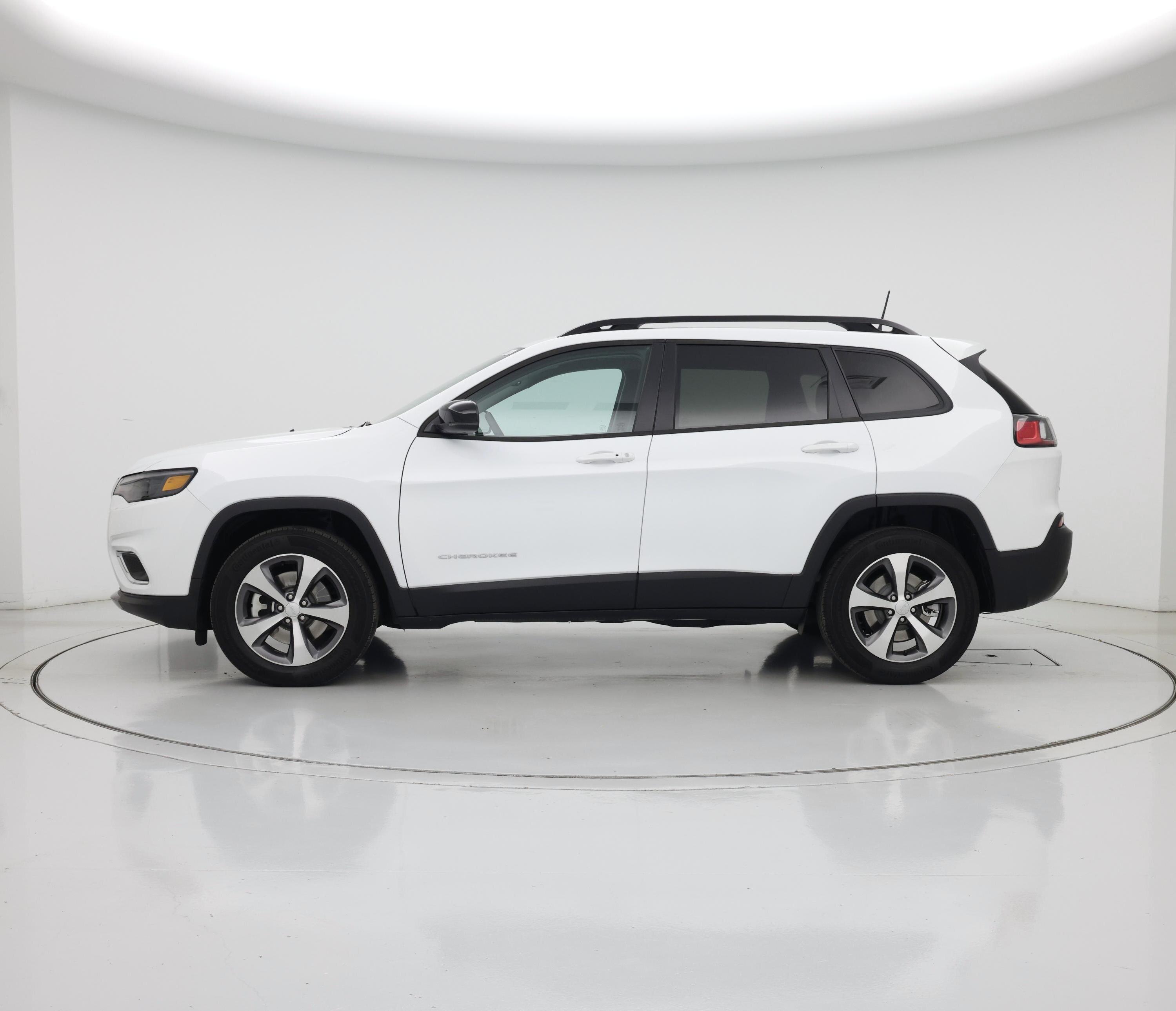 Thumbnail: 2022 Jeep Cherokee - 3
