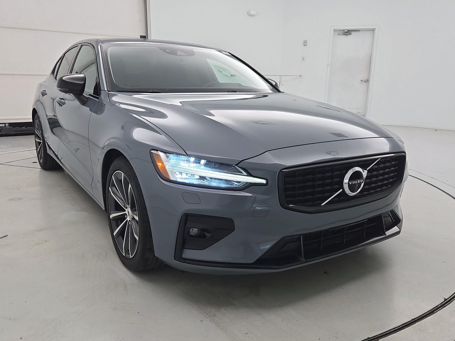 Thumbnail: 2022 Volvo S60 - 1