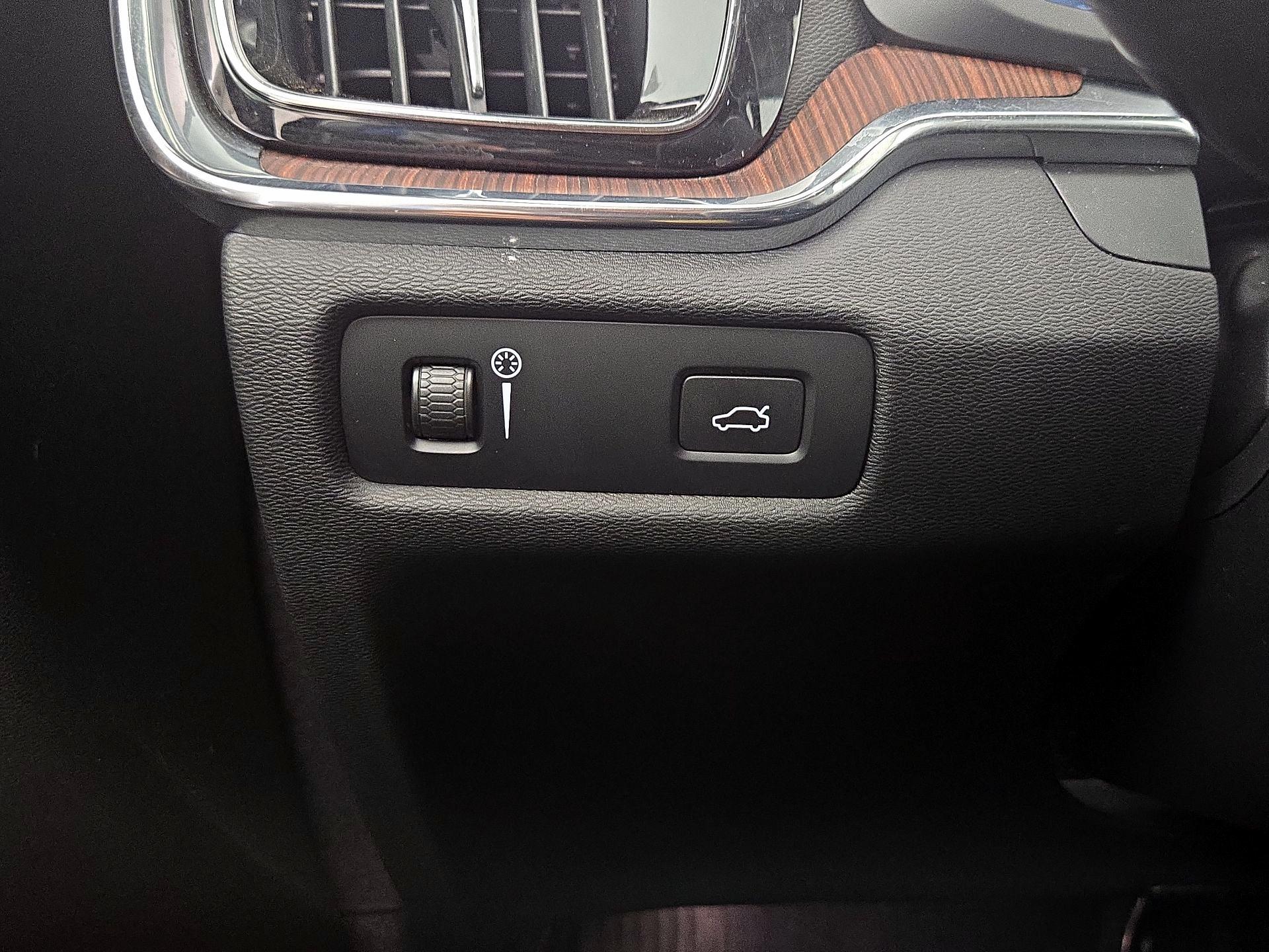 Thumbnail: 2022 Volvo S60 - 11