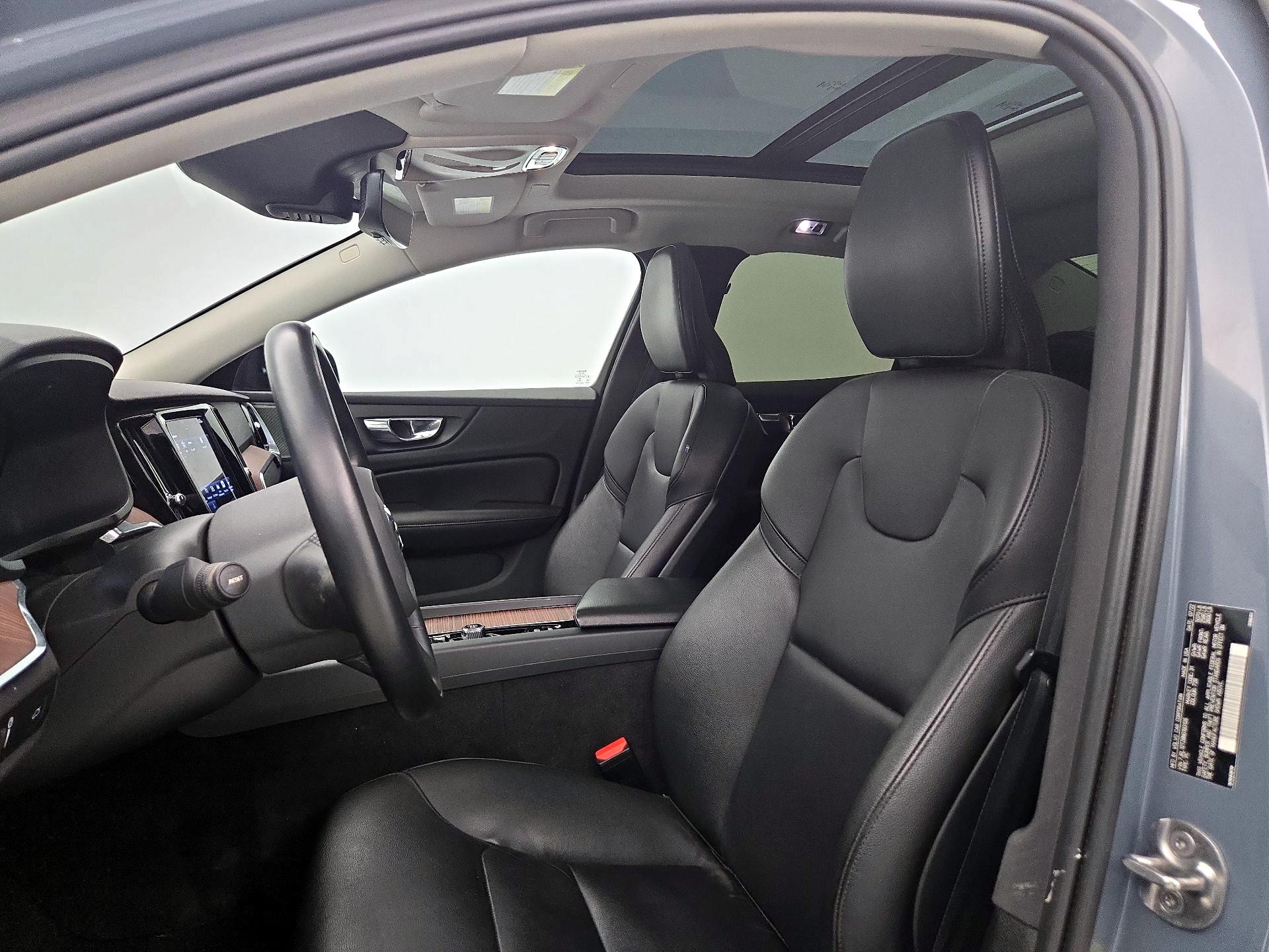Thumbnail: 2022 Volvo S60 - 17