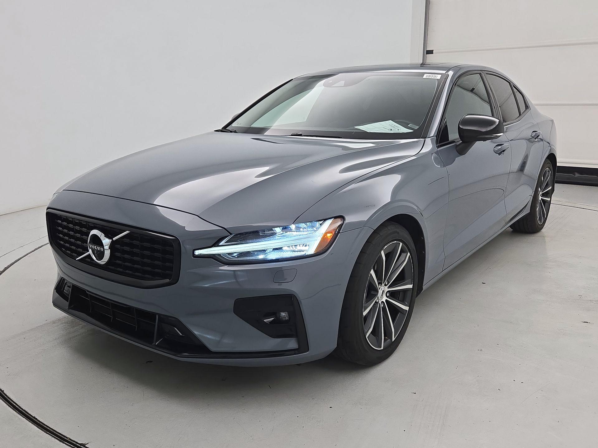Thumbnail: 2022 Volvo S60 - 3