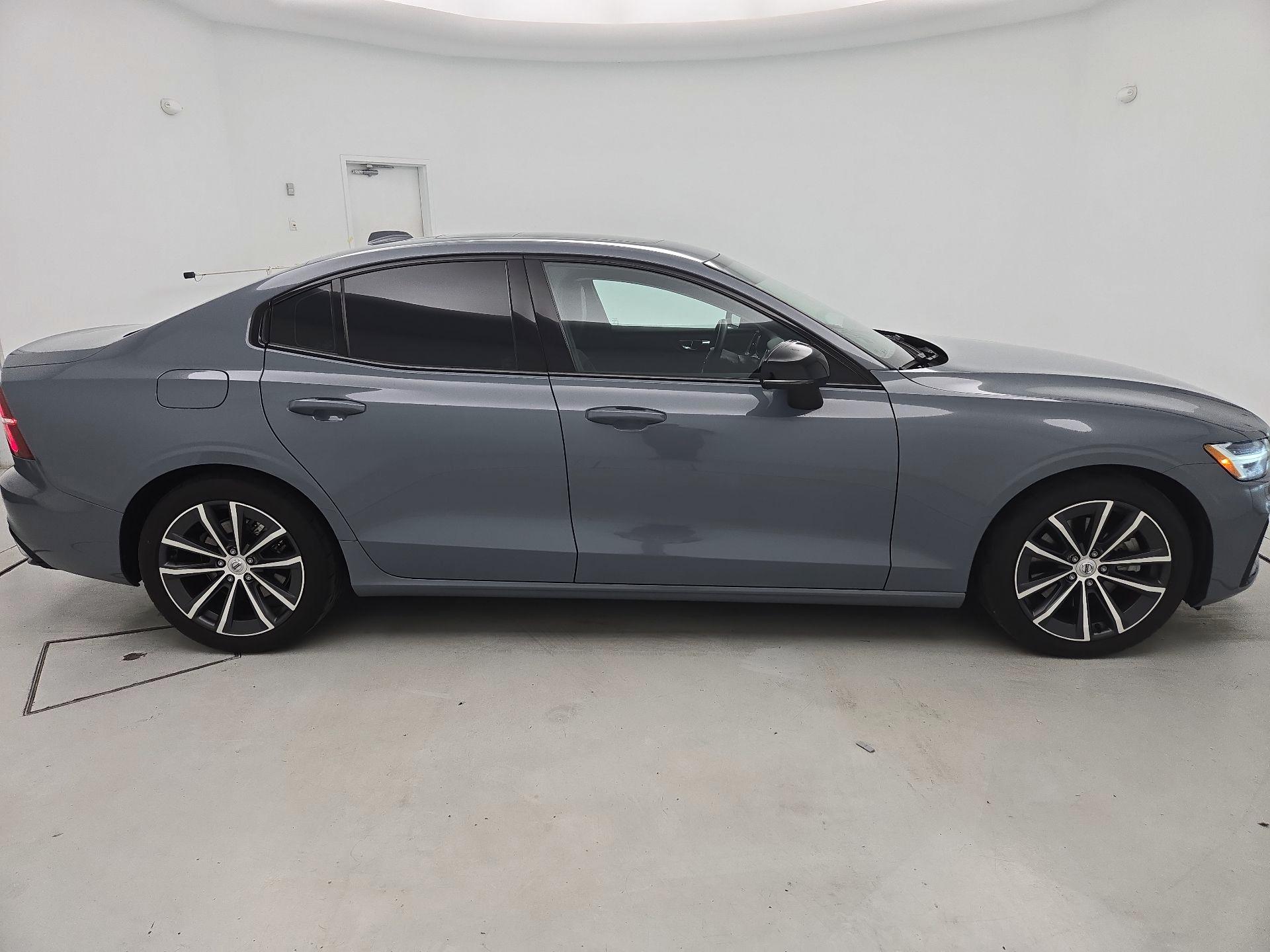 Thumbnail: 2022 Volvo S60 - 4